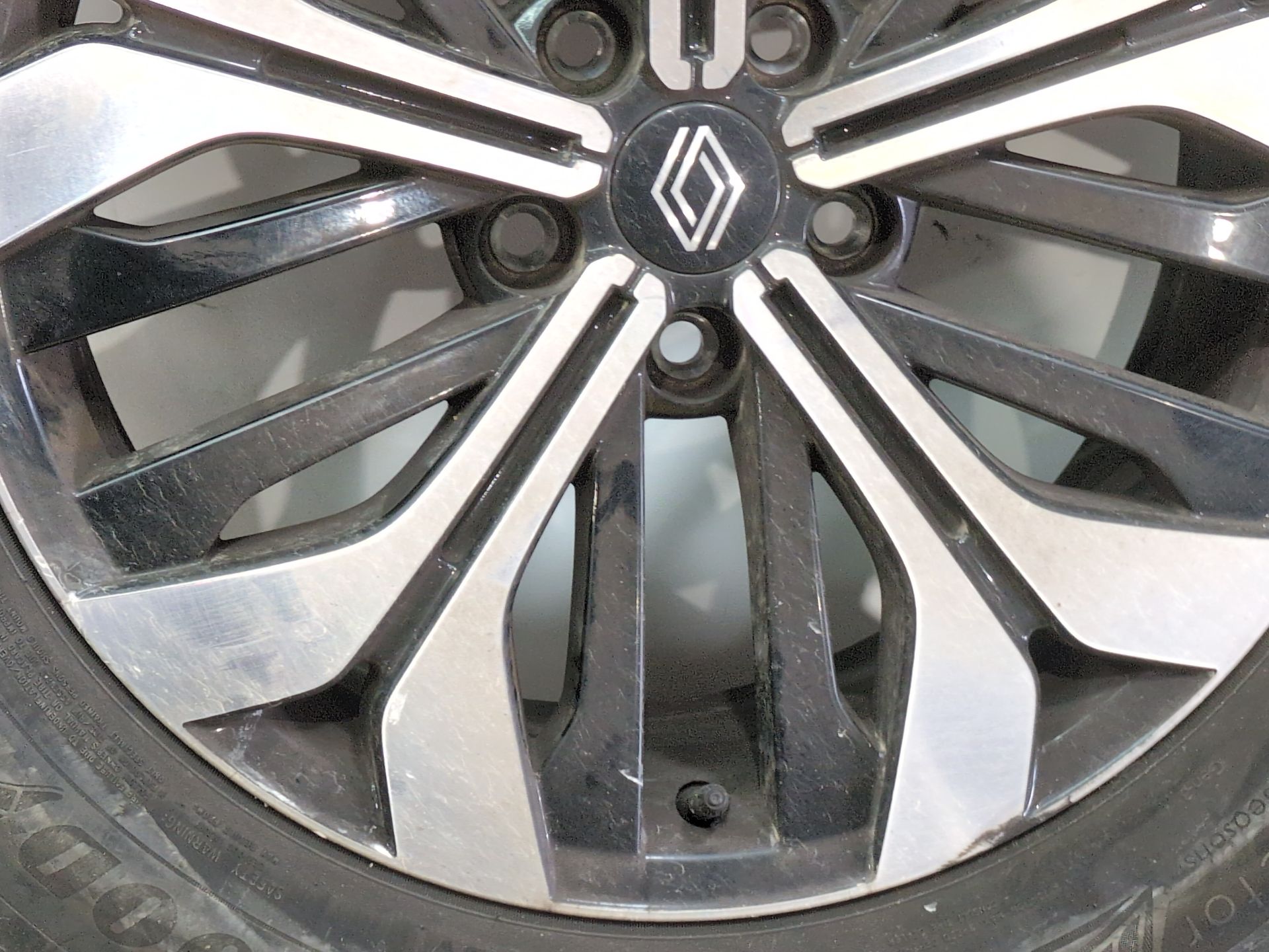 llanta_aluminio_403007567r_renault_austral_tce_140