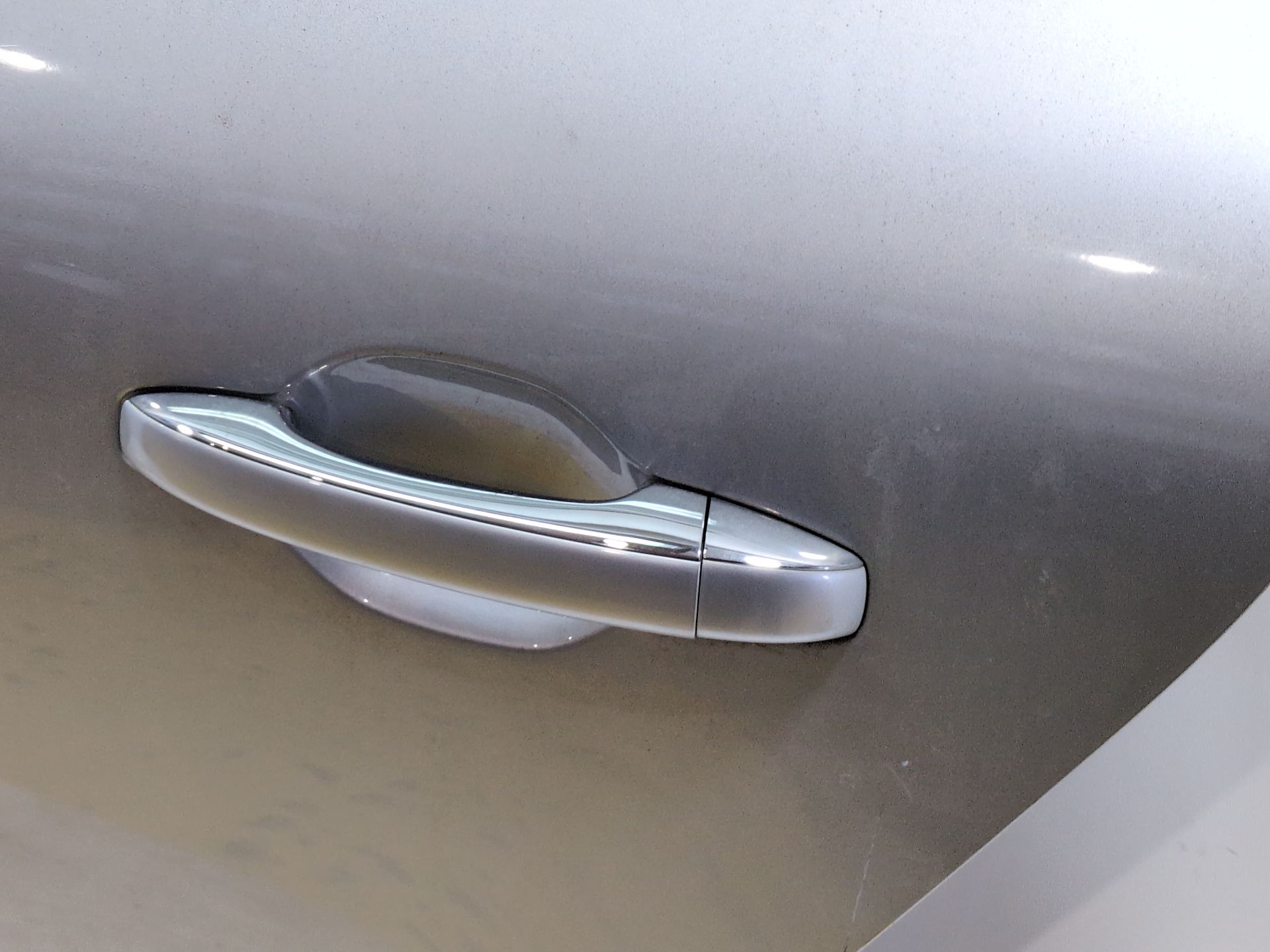 puerta_trasera_izquierda_821013311r_gris_platine_tpd69_renault_scenic_iv_j9_1_5_dci_110