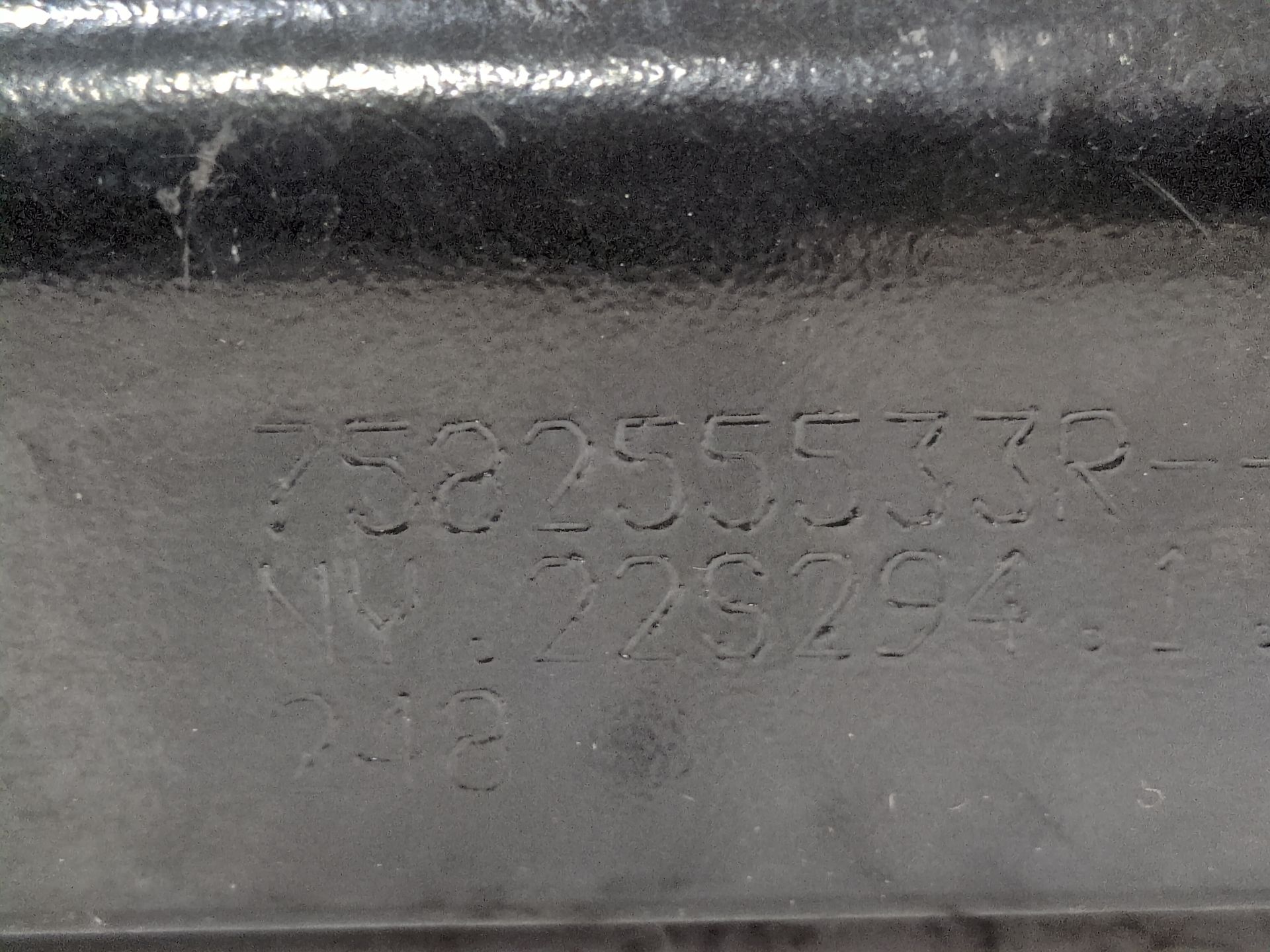 puntera_paragolpes_delantera_izquierda_758255533r_renault_captur_ii_hf_tce_140_hfn0