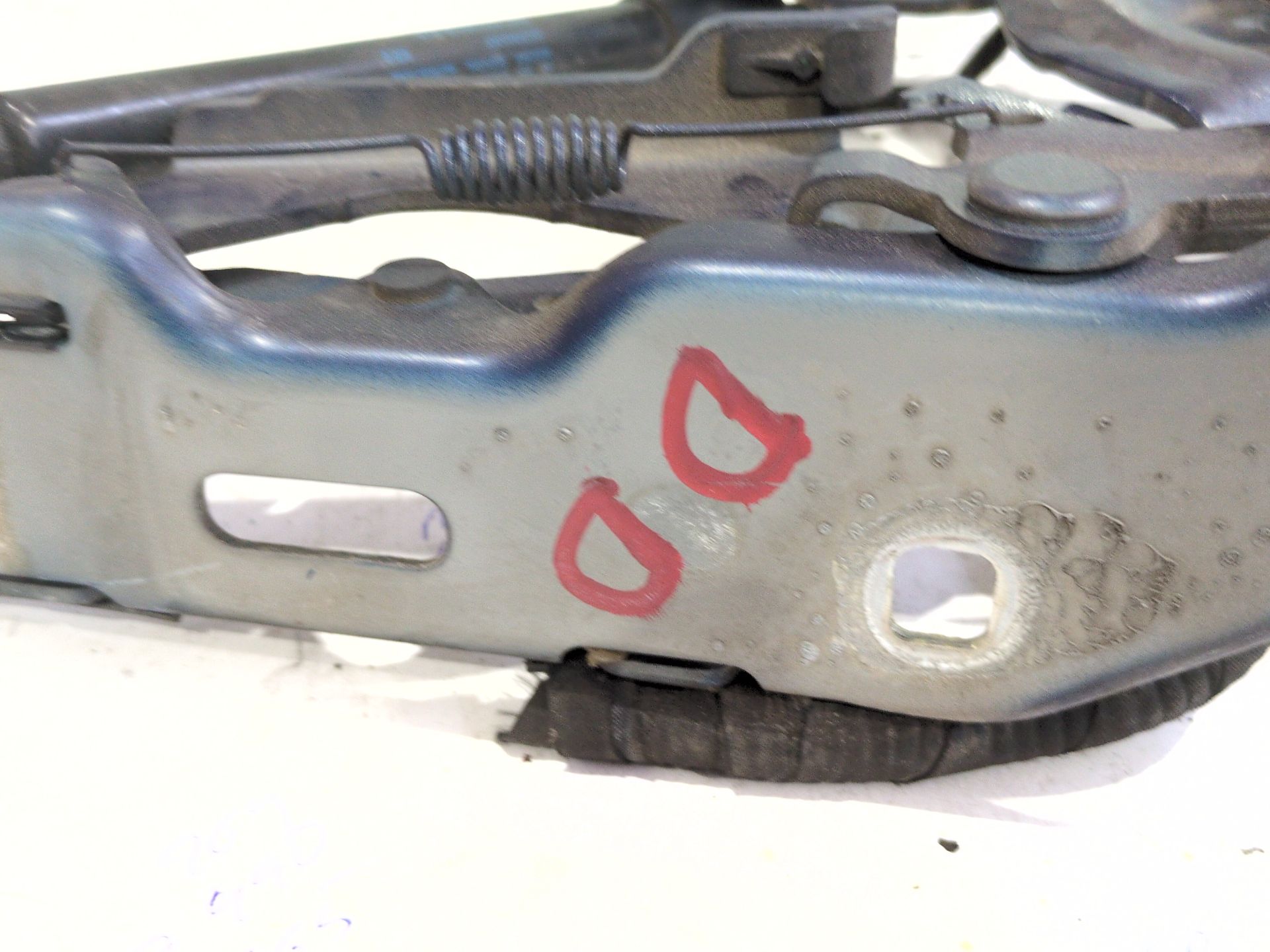 bisagra_capot_delantero_derecho_8w6823302_audi_a5_sportback_f5a_f5f_2_0_tdi_quattro