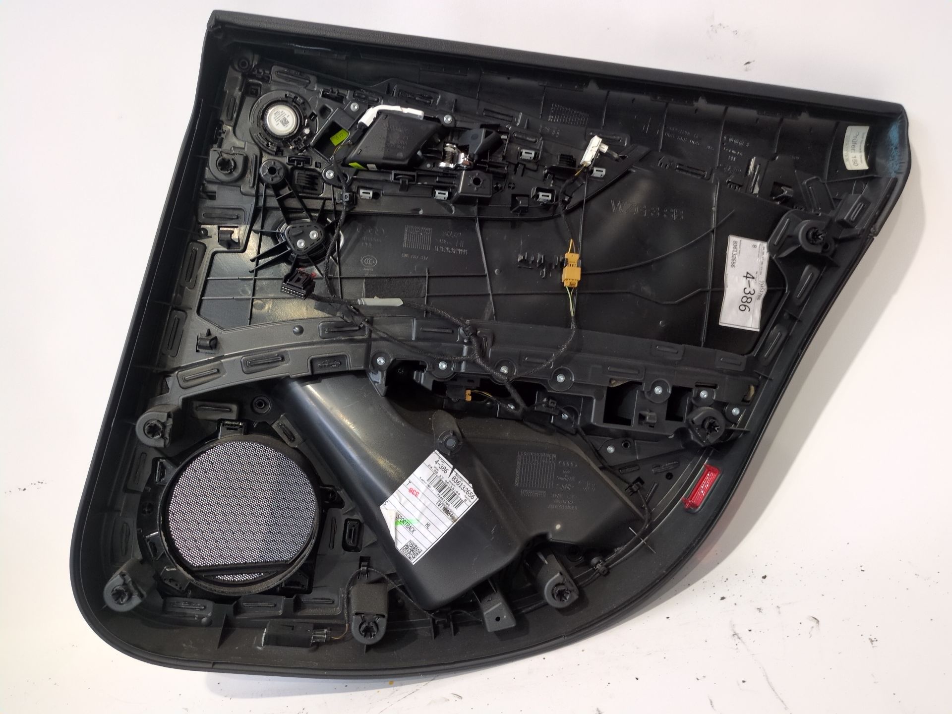 guarnecido_puerta_trasero_izquierdo_8w8868065_audi_a5_sportback_f5a_f5f_2_0_tdi_quattro