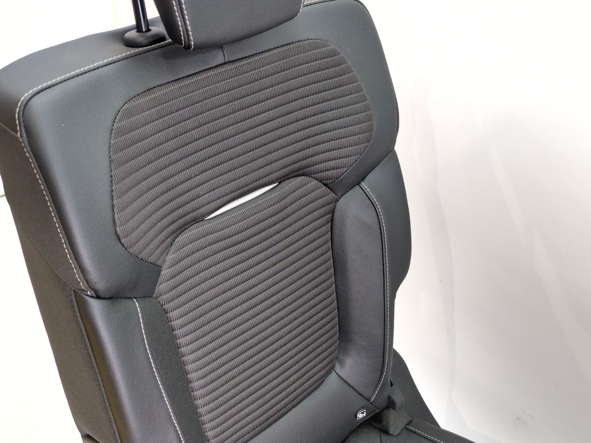 asiento_trasero_izquierdo_886703861r_883705152r_renault_scenic_iv_j9_1_5_dci_110