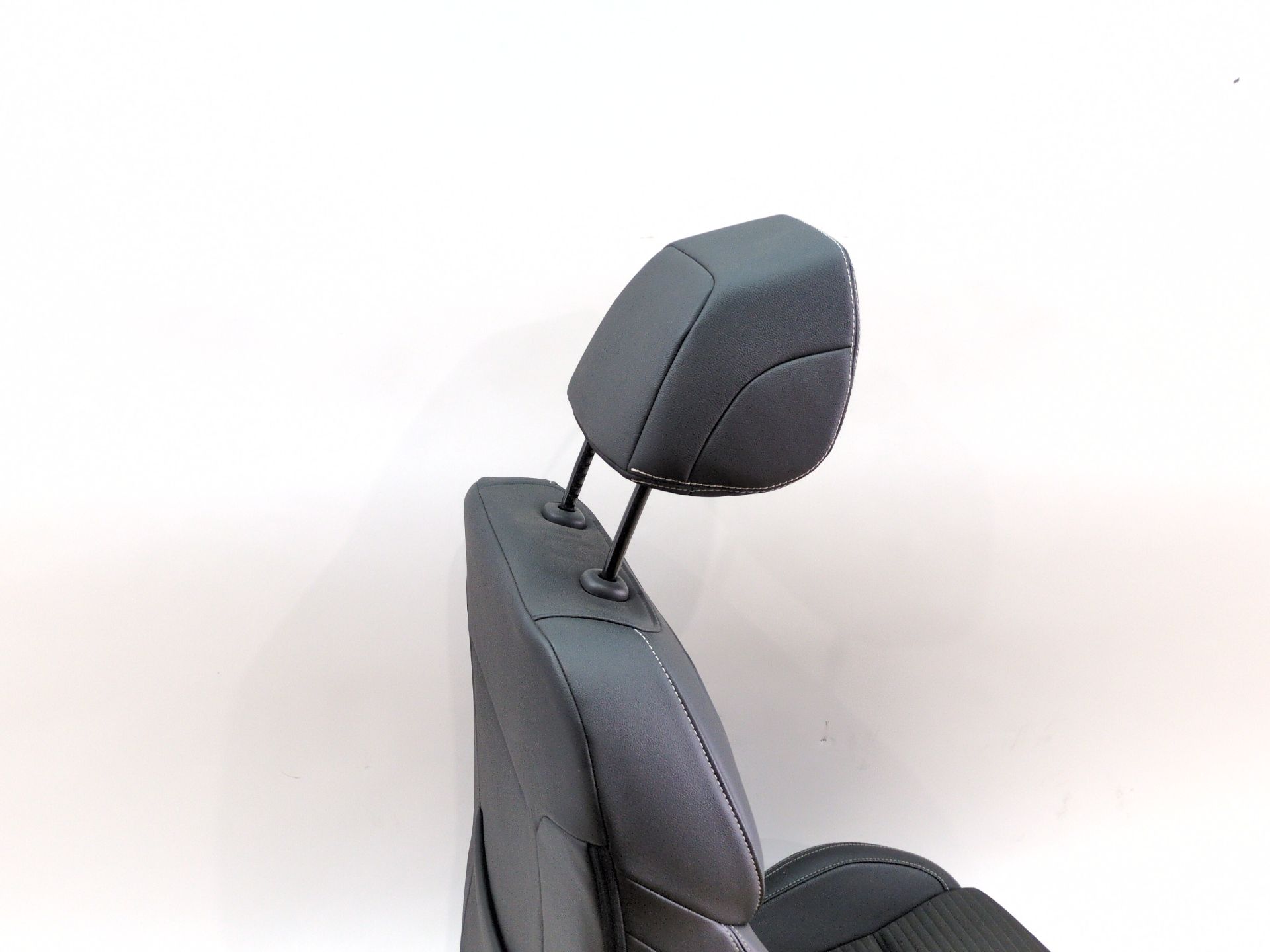 asiento_delantero_izquierdo_876701321r_873709421r_renault_scenic_iv_j9_1_5_dci_110