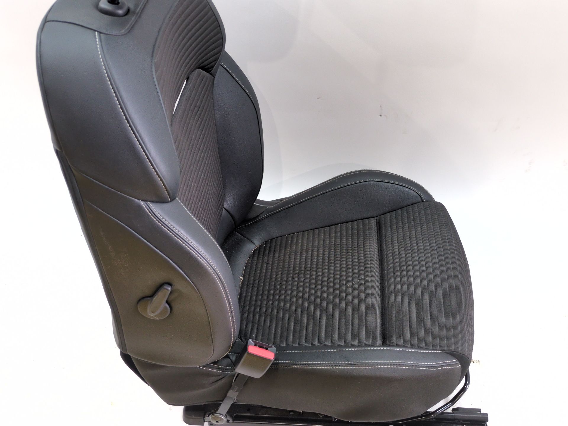 asiento_delantero_izquierdo_876701321r_873709421r_renault_scenic_iv_j9_1_5_dci_110