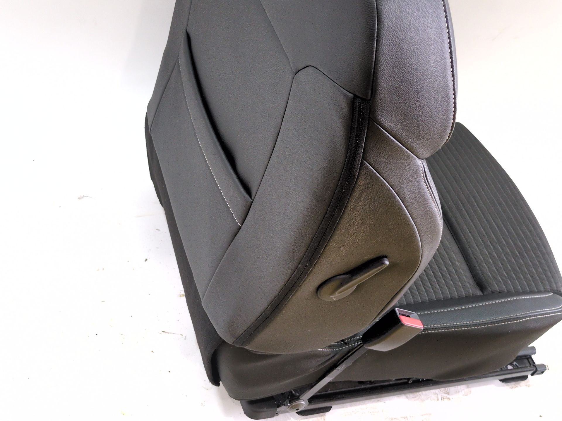 asiento_delantero_izquierdo_876701321r_873709421r_renault_scenic_iv_j9_1_5_dci_110