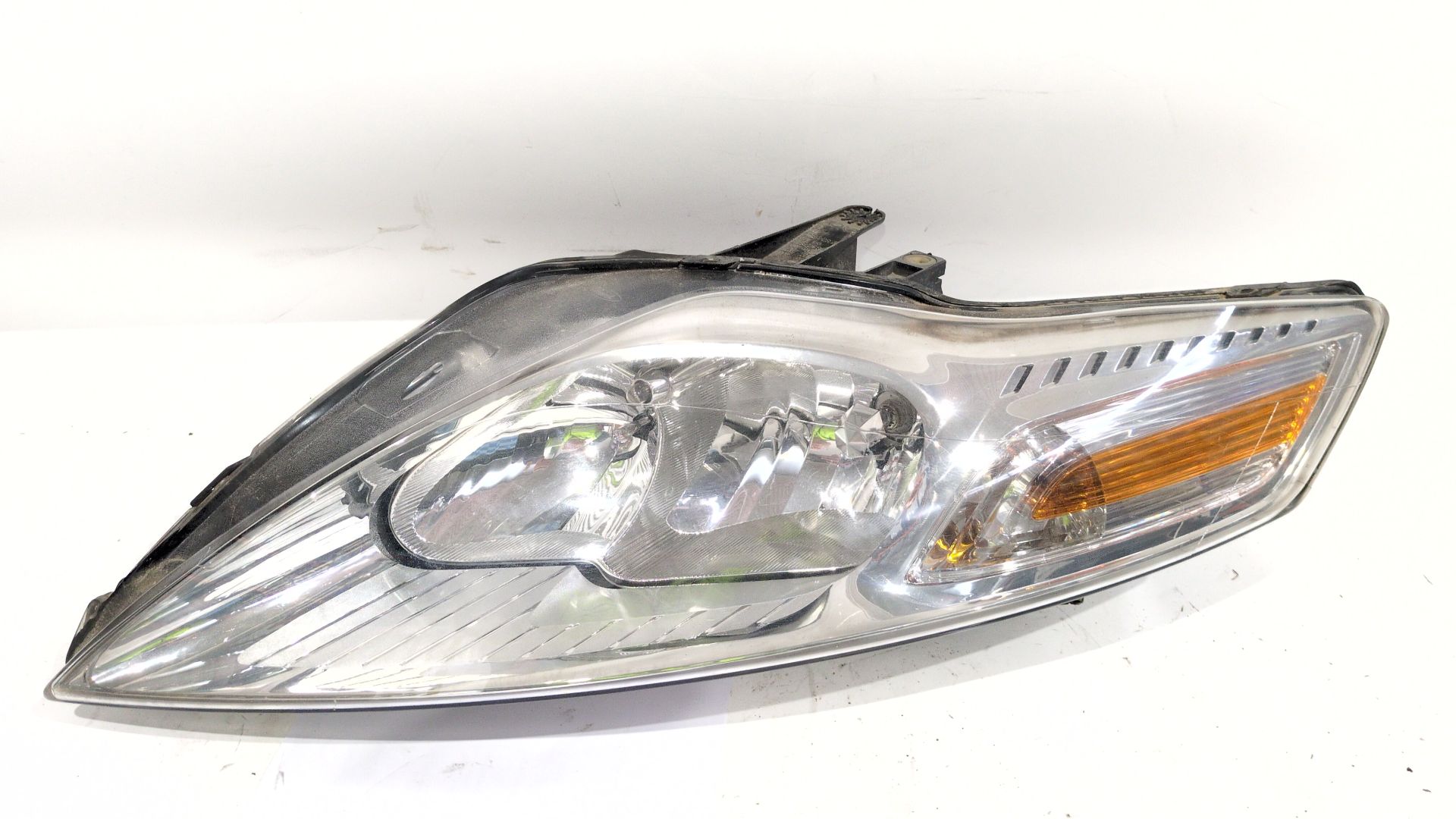 faro_izquierdo_7s7113w030_ford_mondeo_iv_sedan_ba7_2_0_flexifuel