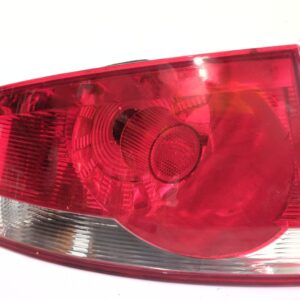 piloto_trasero_izquierdo_exterior_5p8945111a_seat_altea_xl_5p5_5p8_1_6_tdi