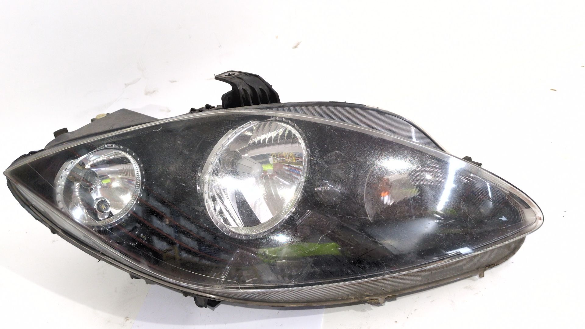 faro_derecho_5p1941034a_seat_altea_xl_5p5_5p8_1_6_tdi