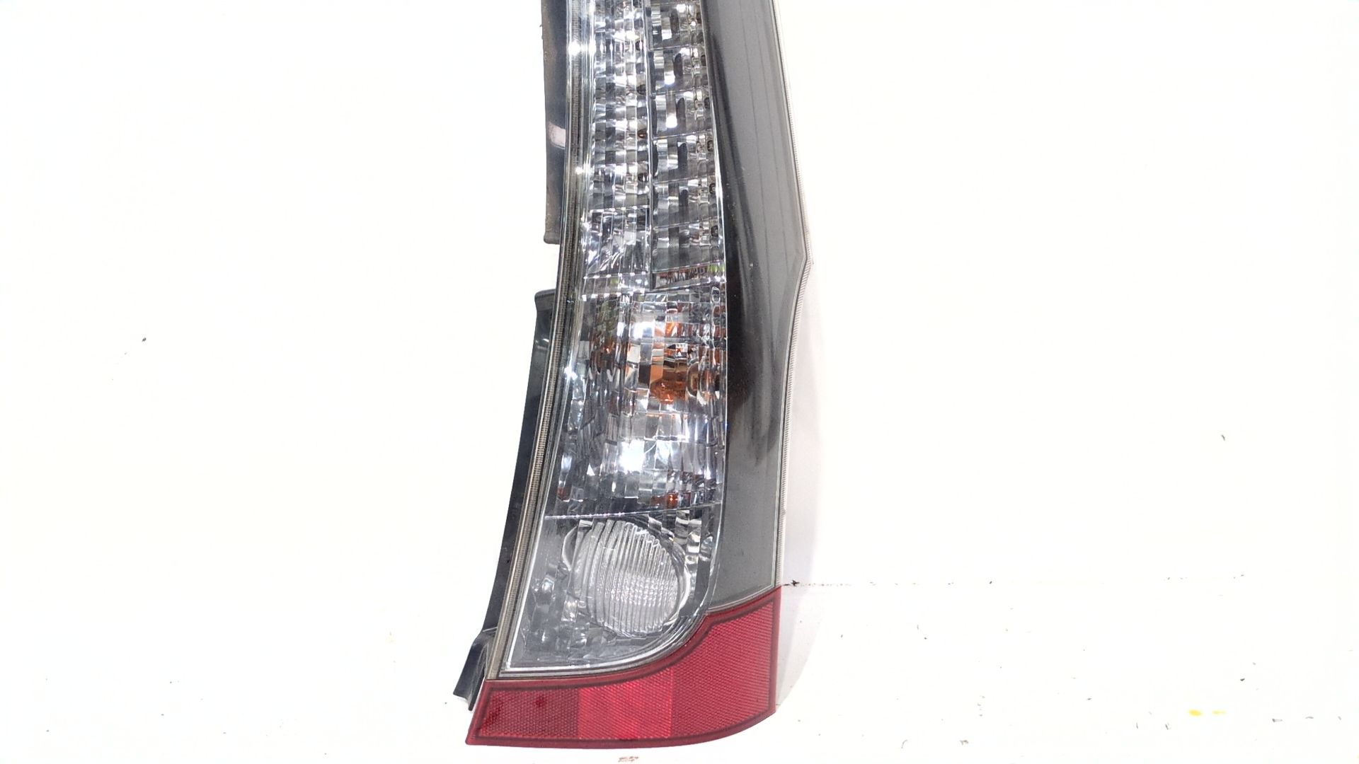 piloto_trasero_derecho_8330a492_mitsubishi_grandis_na_w_2_0_di_d_na8w