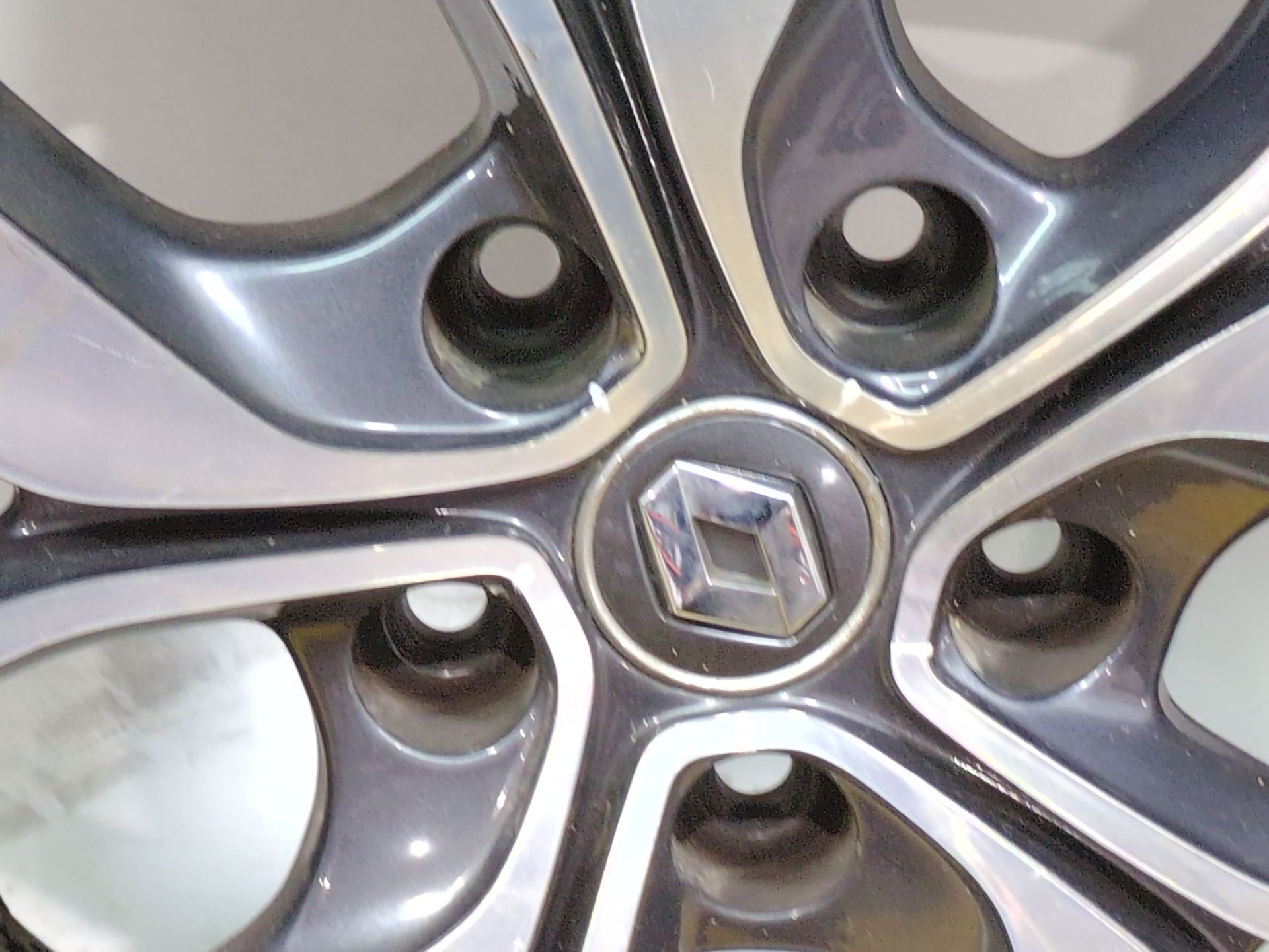 llanta_aluminio_403002961r_renault_megane_iv_sport_tourer_k9a_m_n_1_5_dci_110