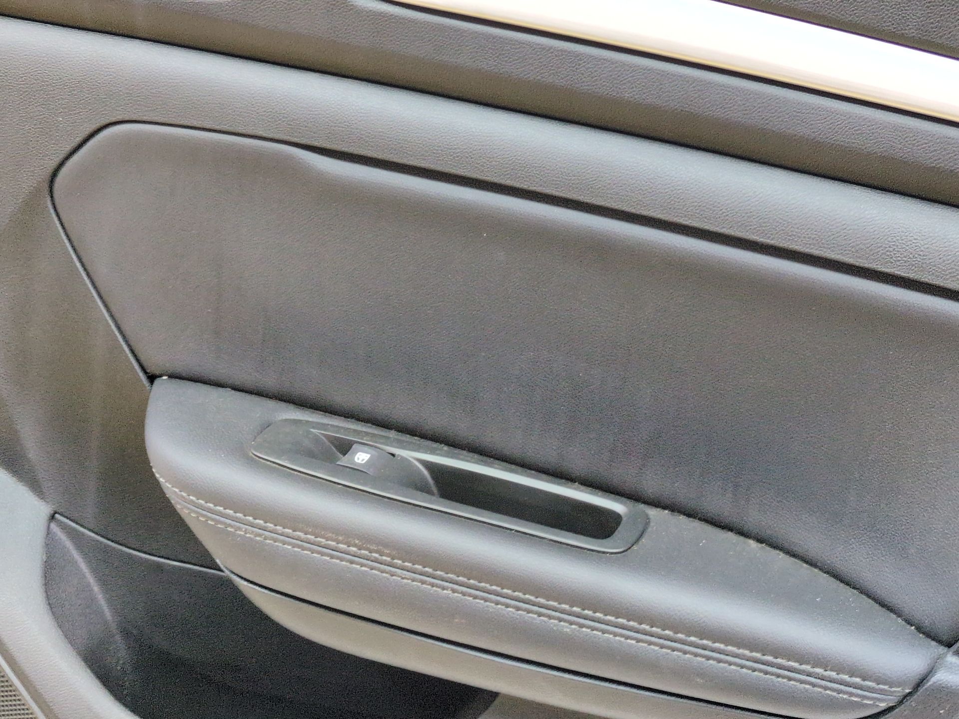 puerta_trasera_derecha_821006310r_renault_megane_iv_sport_tourer_k9a_m_n_1_5_dci_110