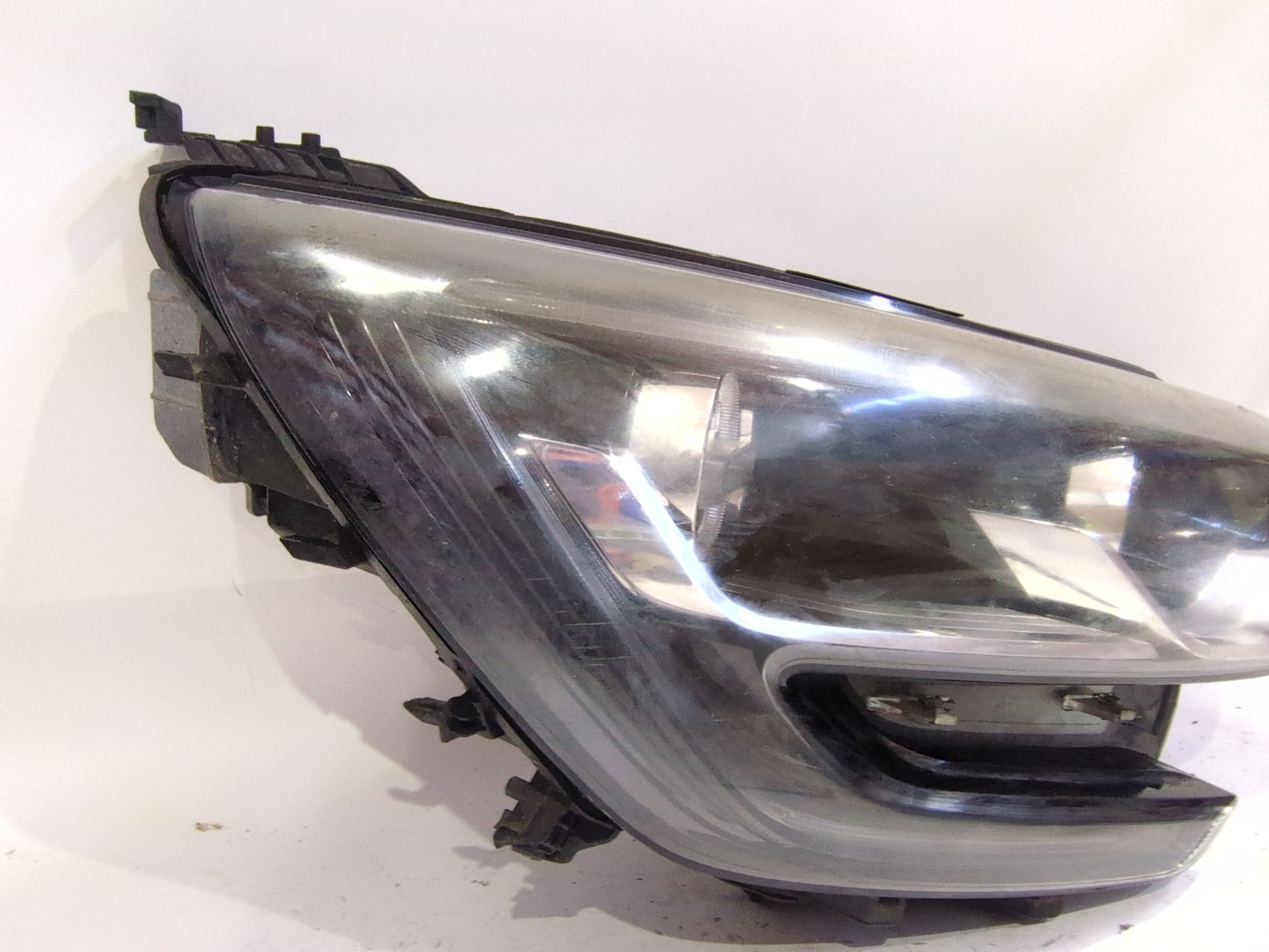 faro_derecho_260108478r_renault_megane_iv_sport_tourer_k9a_m_n_1_5_dci_110