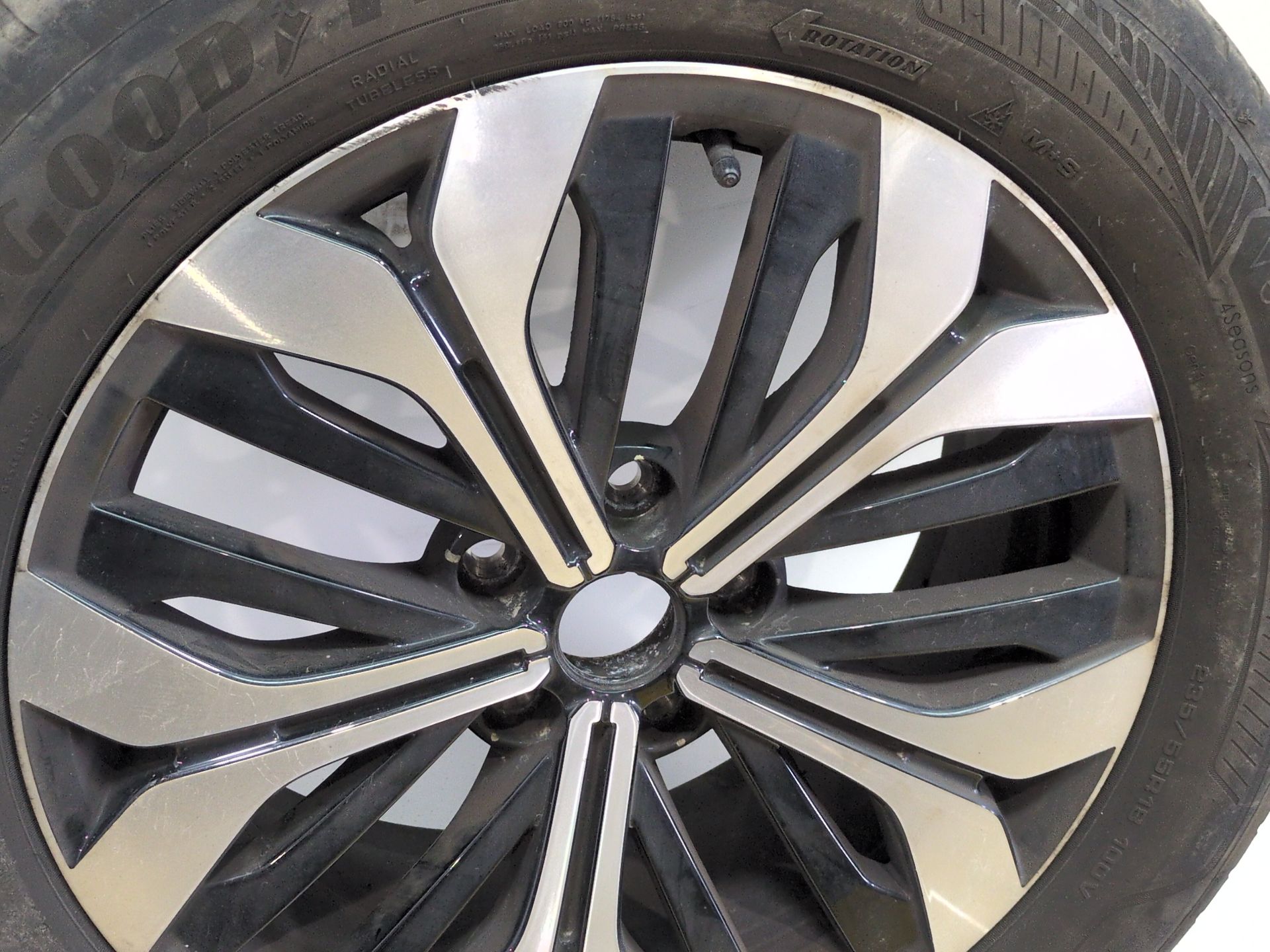llanta_aluminio_403007567r_renault_austral_tce_140