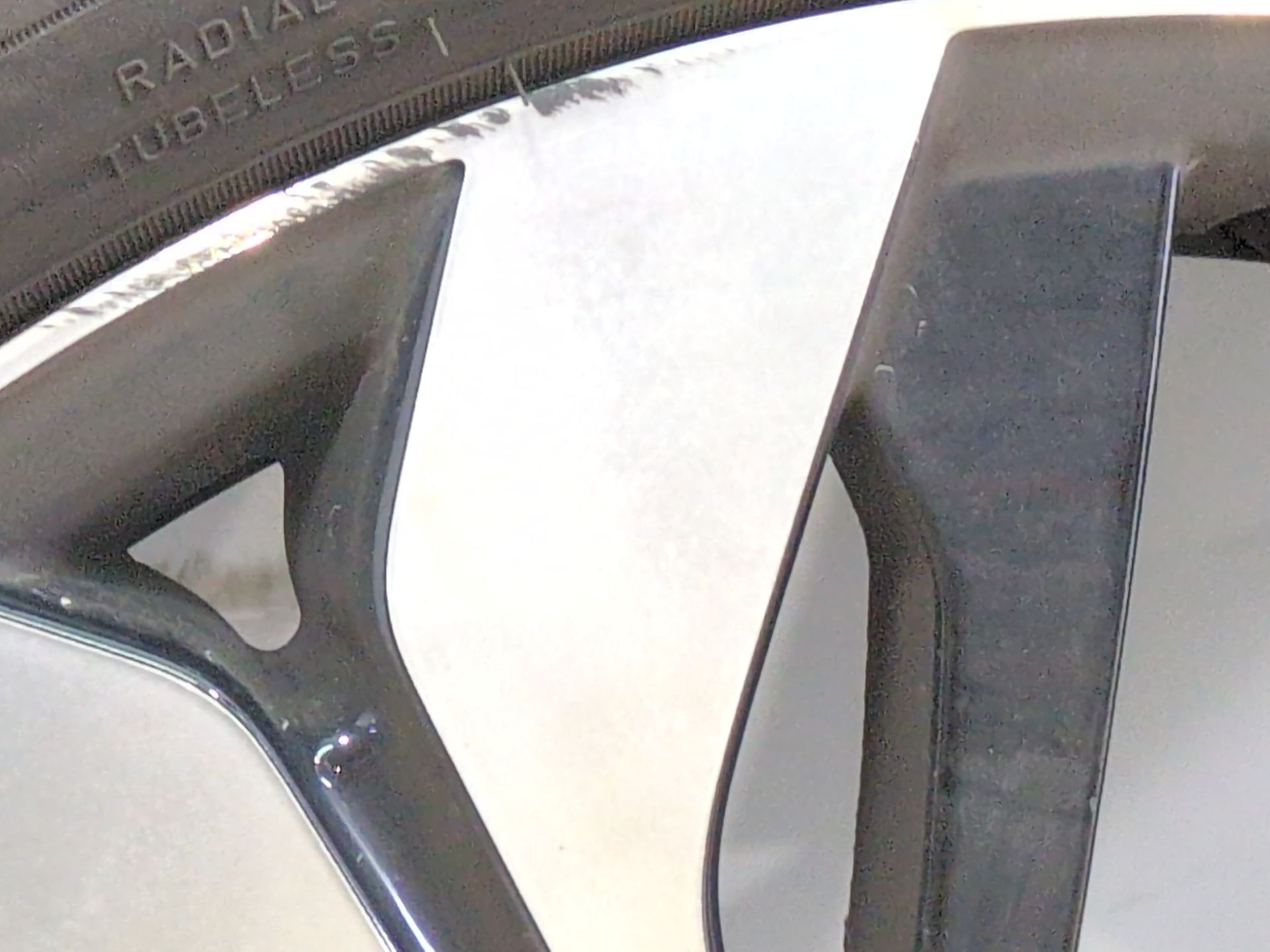 llanta_aluminio_403007567r_renault_austral_tce_140