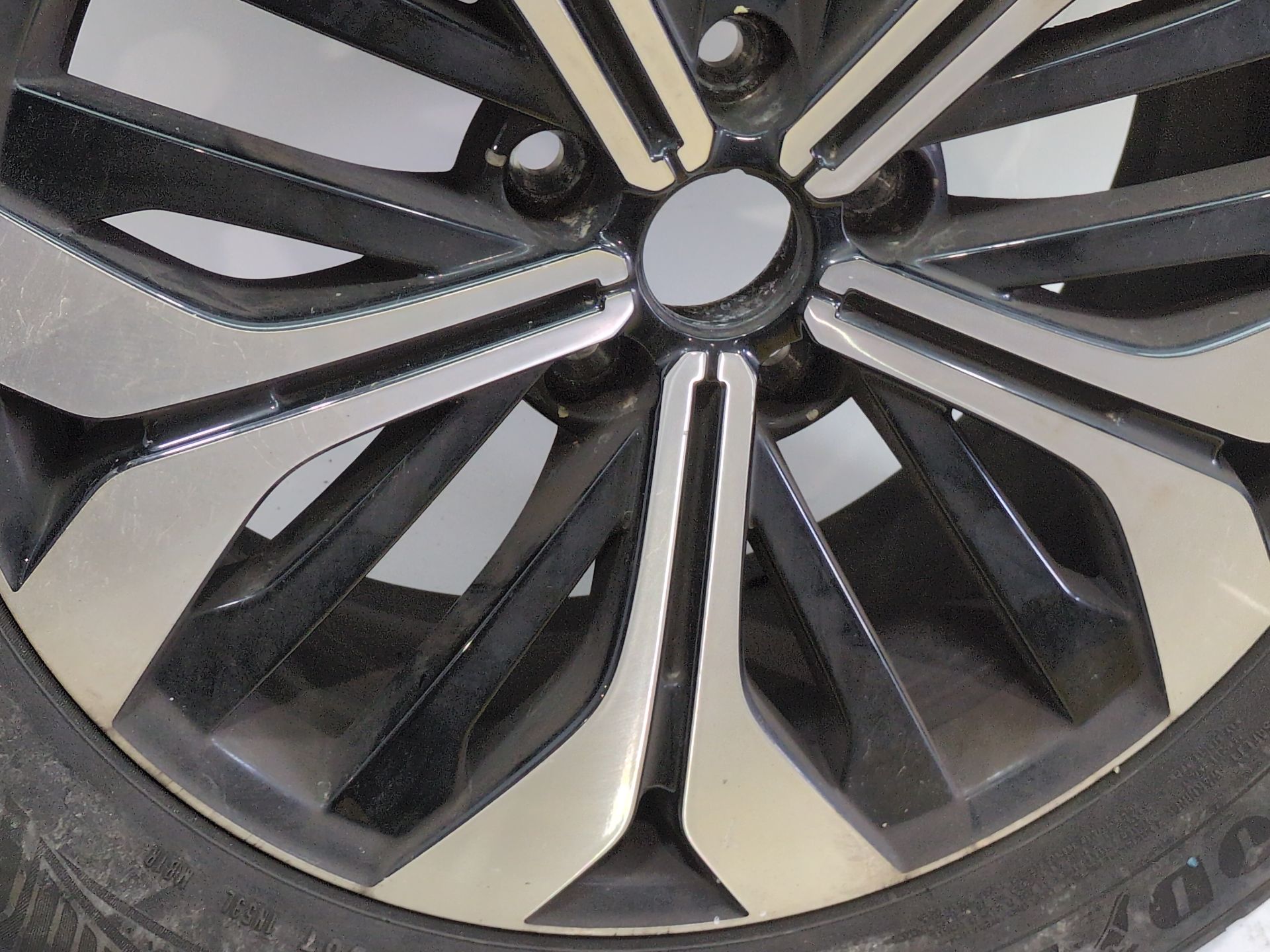 llanta_aluminio_403007567r_renault_austral_tce_140