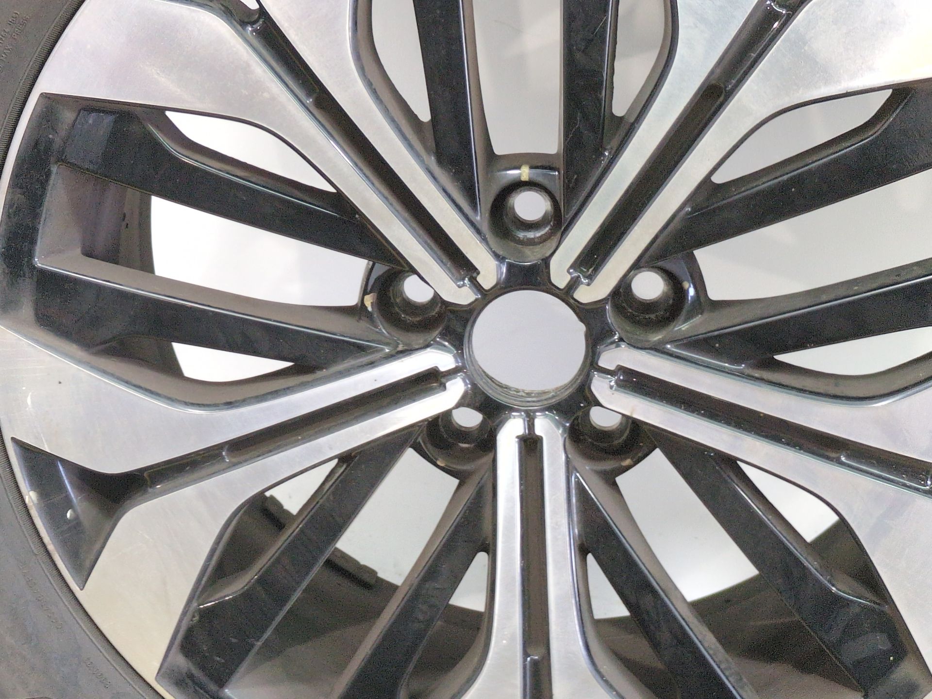llanta_aluminio_403007567r_renault_austral_tce_140
