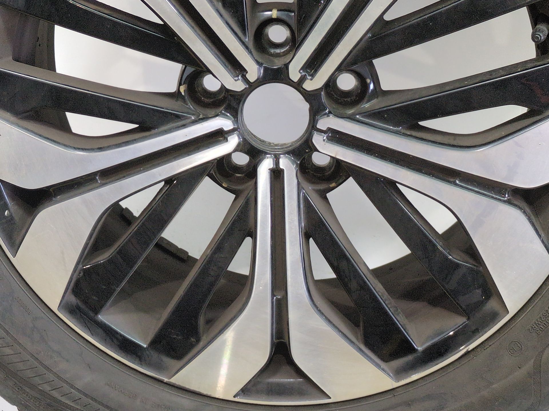 llanta_aluminio_403007567r_renault_austral_tce_140