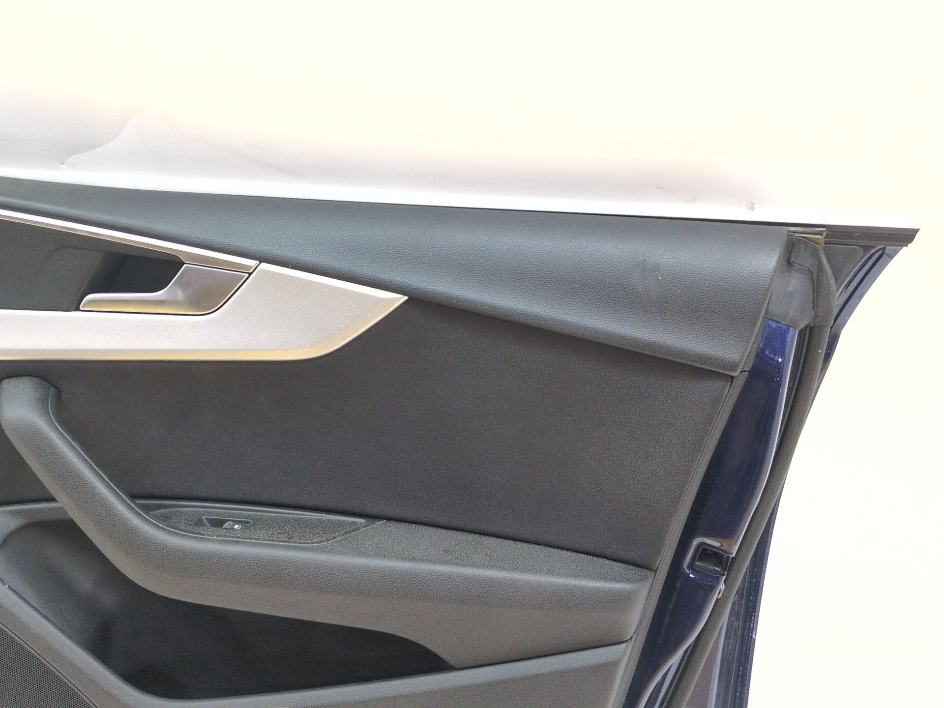 puerta_delantera_derecha_8w8831052d_color_exterior_n_de_pintura_s9_x5q_audi_a5_sportback_f5a_f5f_2_0_tdi_quattro