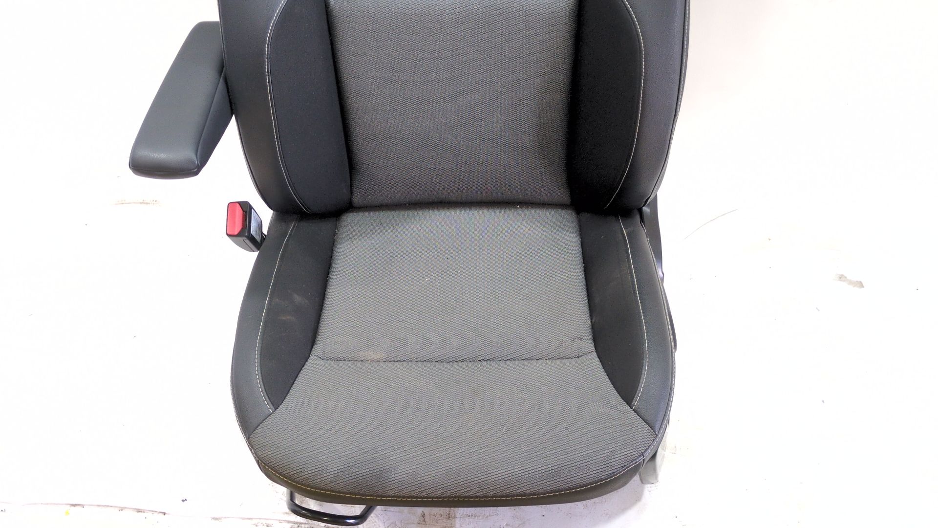 asiento_delantero_izquierdo_873700695r_873700695r_renault_kangoo_express_fw0_1_1_5_dci_115_fw17