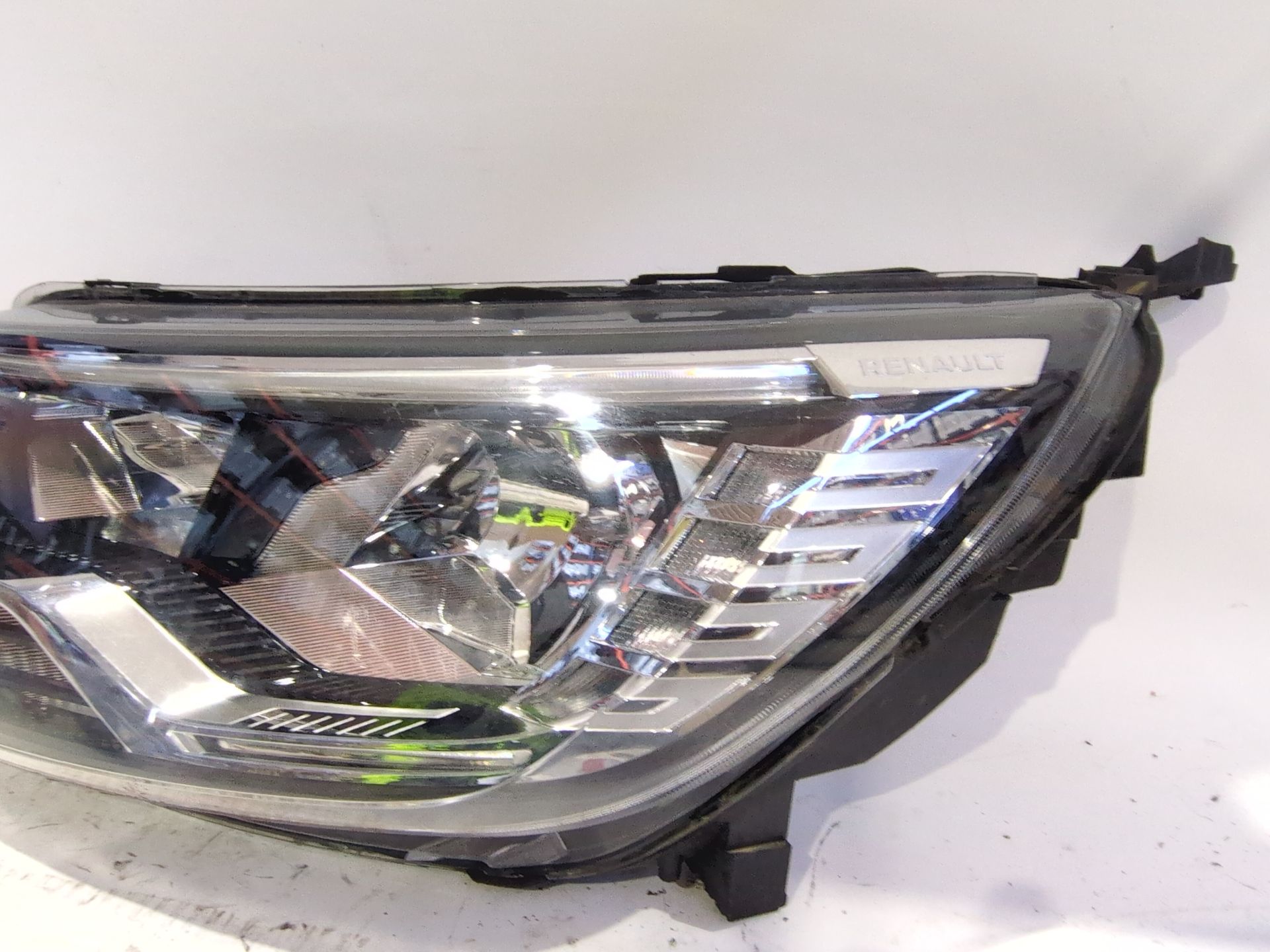 faro_izquierdo_260605755r_renault_express_furgoneta_monovolumen_1_5_blue_dci_95_f6ab