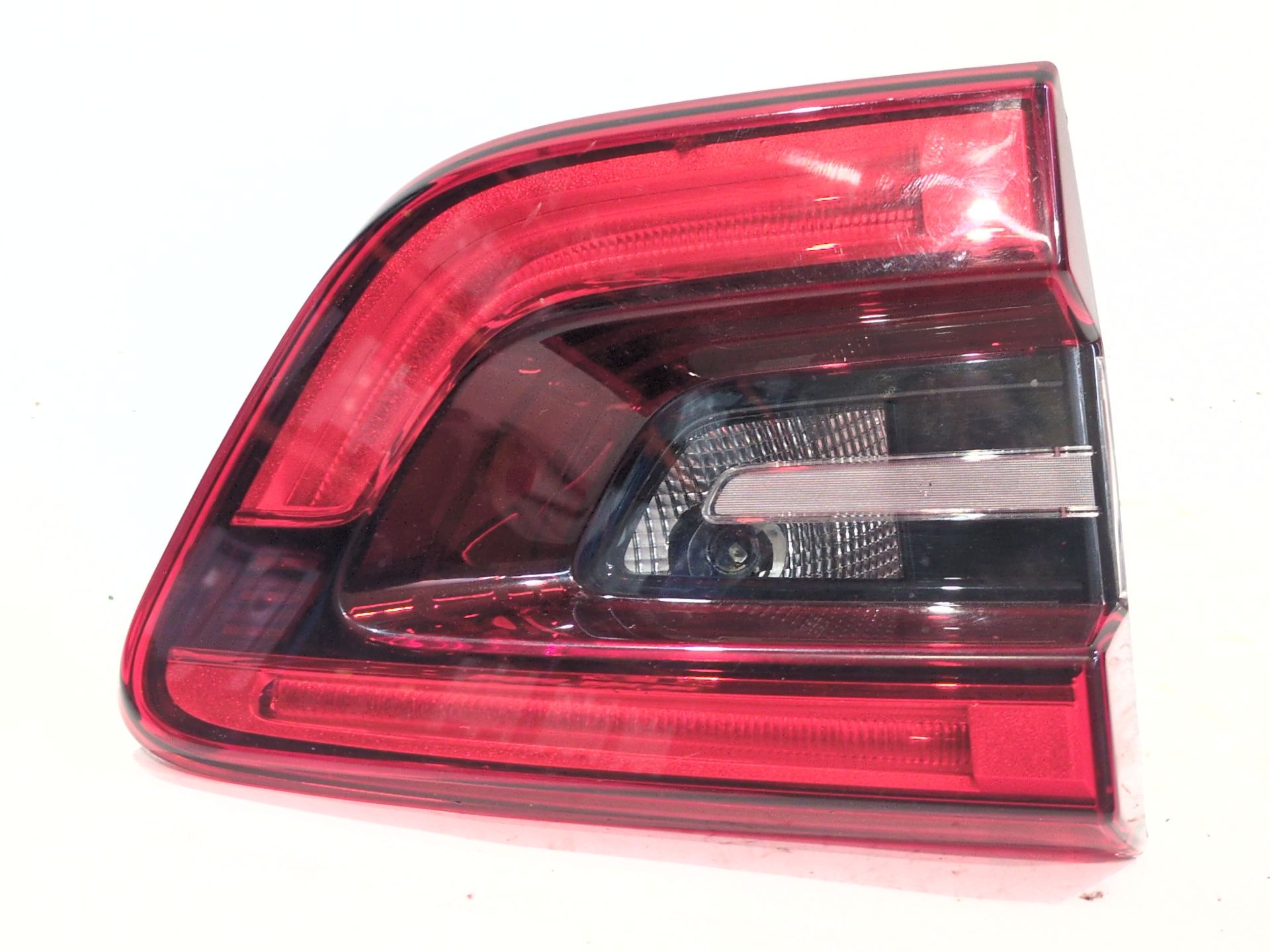 PILOTO TRASERO IZQUIERDO INTERIOR RENAULT KADJAR (HA_ HL_) 1.5 BLUE DCI 115 - 90061332