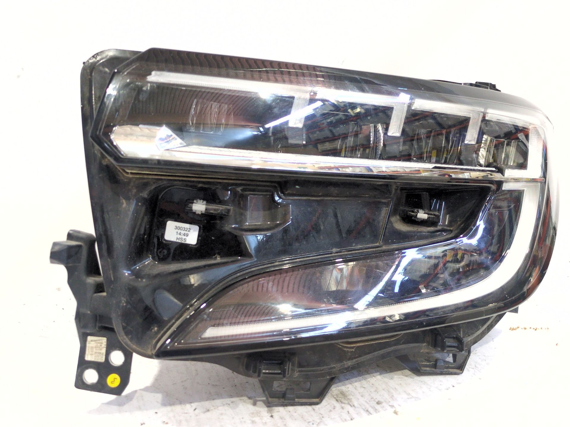 faro_izquierdo_260606388r_1ex2775_renault_austral_e_tech_200_hybrid