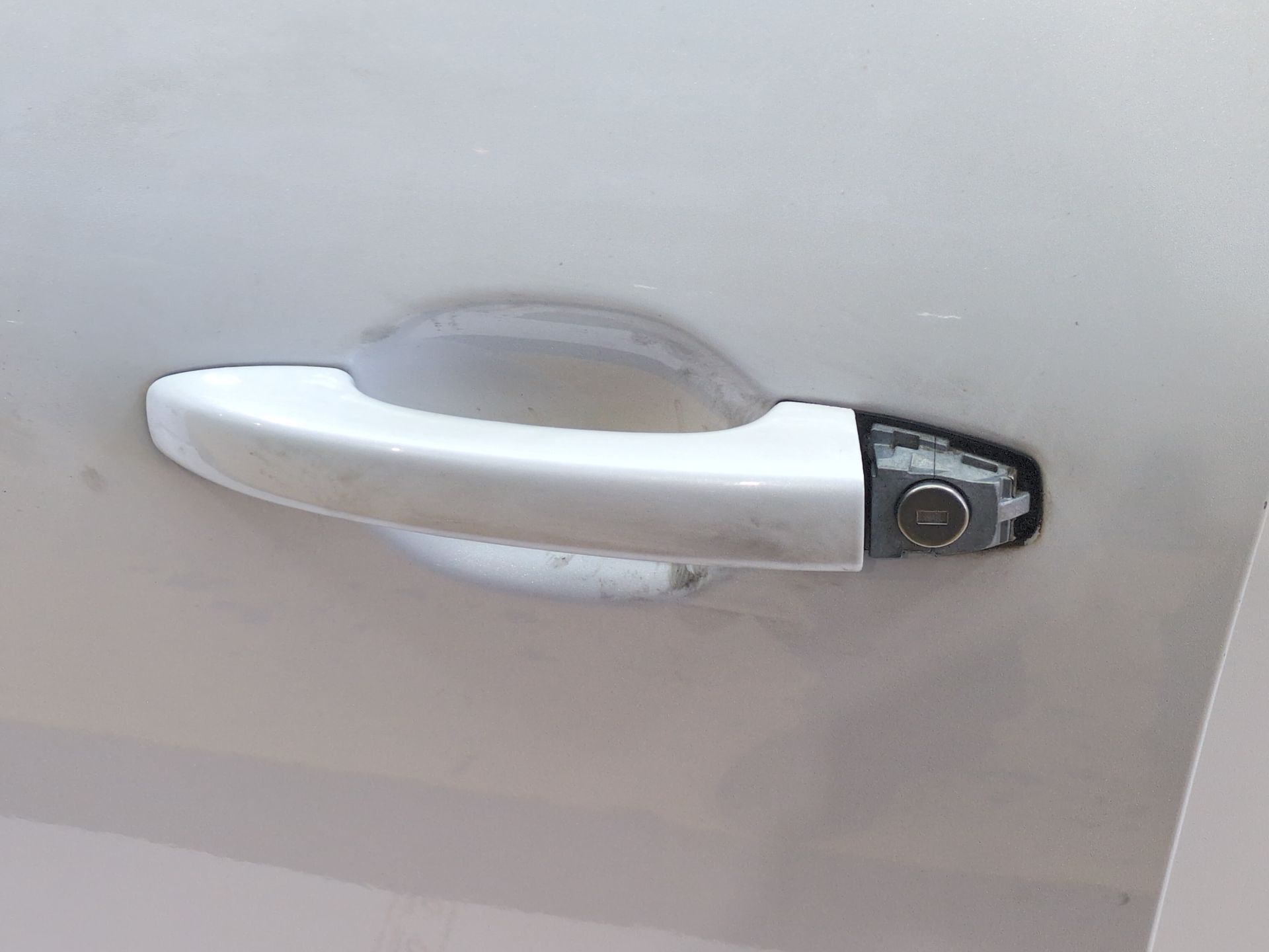 puerta_delantera_izquierda_801018968r_white_nacre_tpqnc_renault_austral_e_tech_200_hybrid