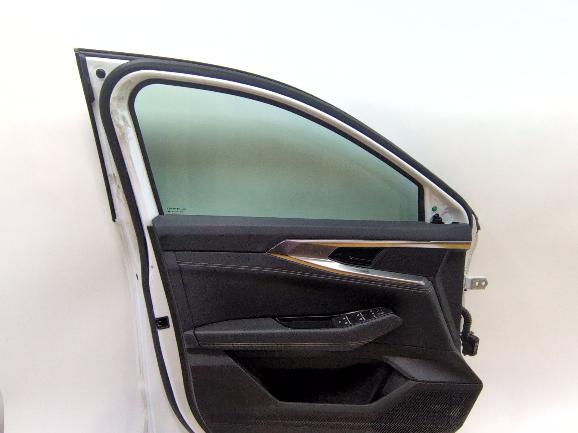 puerta_delantera_izquierda_801018968r_white_nacre_tpqnc_renault_austral_e_tech_200_hybrid