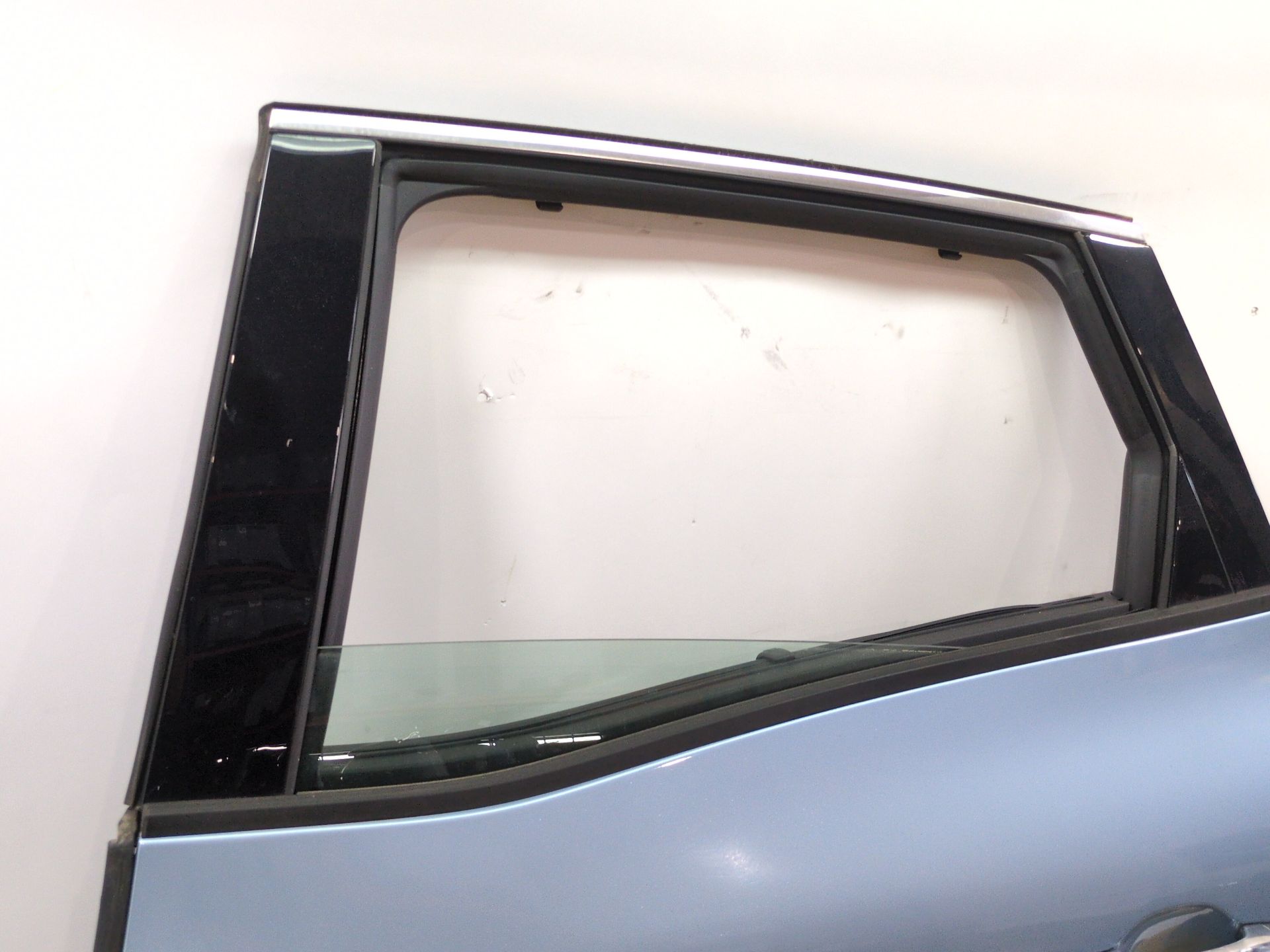 puerta_trasera_izquierda_821013311r_blue_celeste_tprpq_renault_scenic_iv_j9_1_3_tce_140