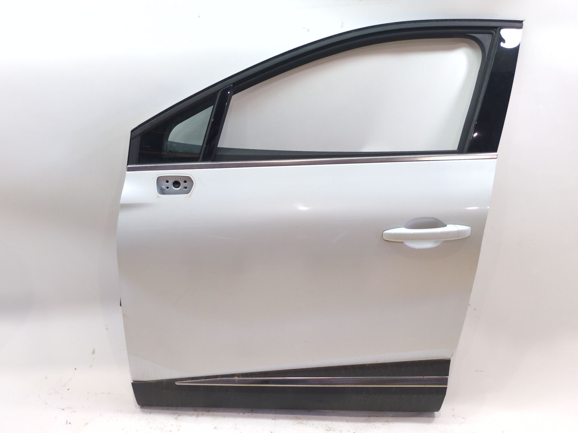 PUERTA DELANTERA IZQUIERDA RENAULT SYMBIOZ 1.3 MILD HYBRID 140 SYMBIOZ 1.3 MILD HYBRID 140 - 801018321R