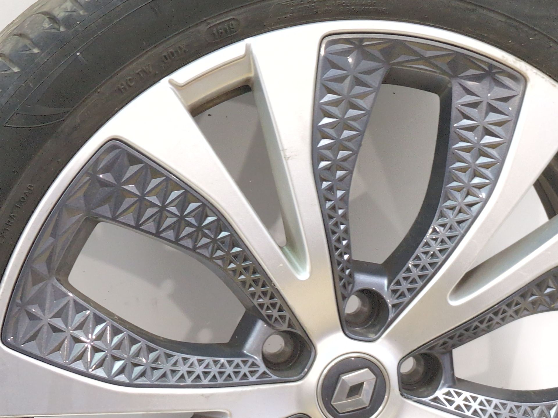 llanta_aluminio_403006686r_renault_scenic_iv_j9_1_3_tce_140