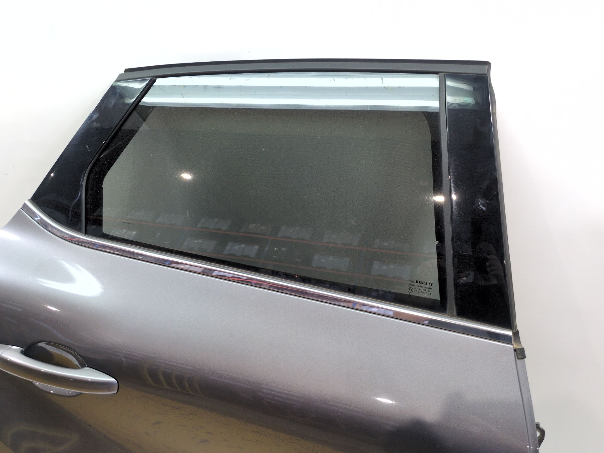 puerta_trasera_derecha_821008581r_gris_cassiopee_tpkng_renault_captur_ii_hf_lpg_hfmt
