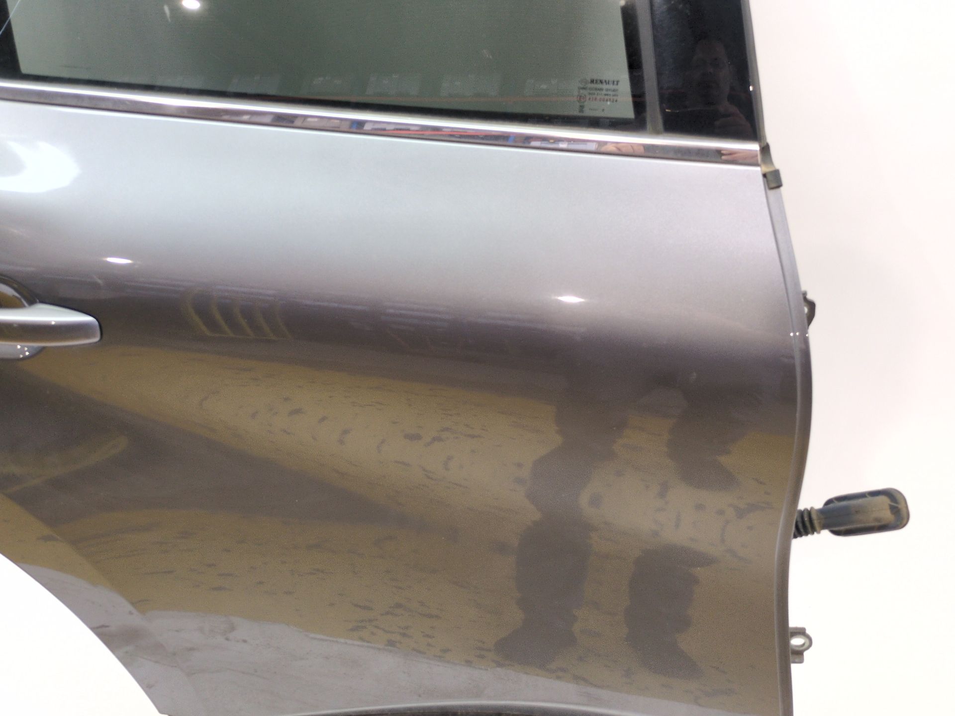 puerta_trasera_derecha_821008581r_gris_cassiopee_tpkng_renault_captur_ii_hf_lpg_hfmt