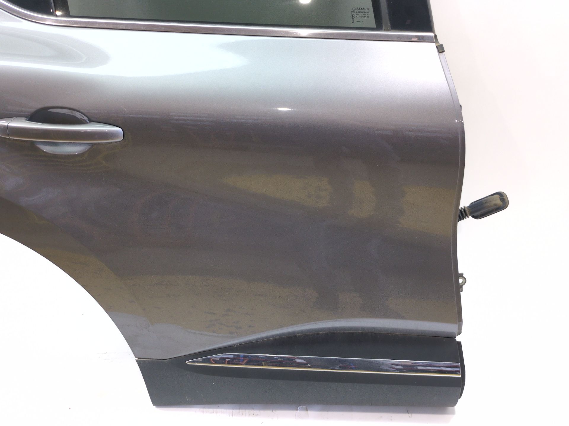 puerta_trasera_derecha_821008581r_gris_cassiopee_tpkng_renault_captur_ii_hf_lpg_hfmt