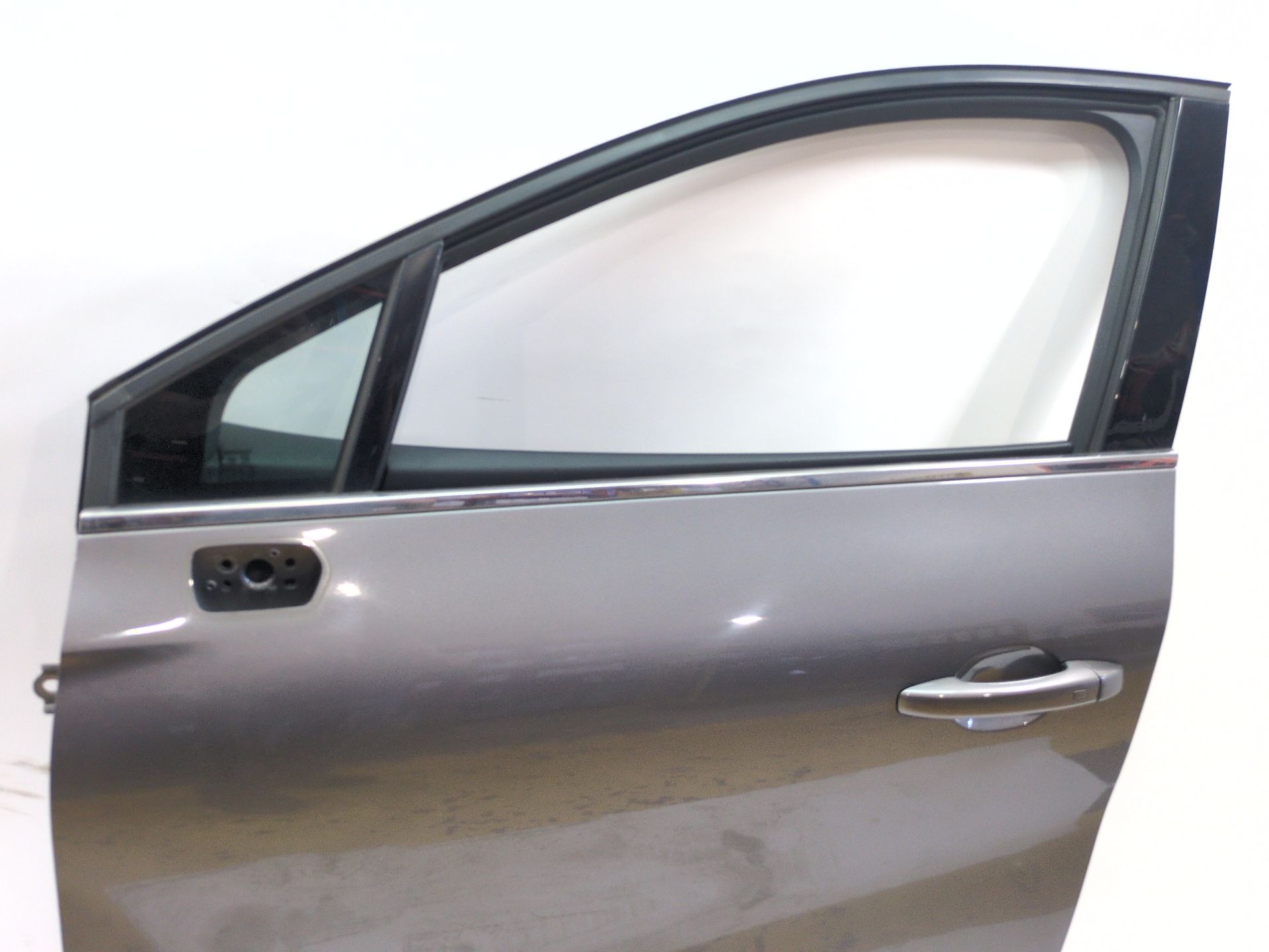 puerta_delantera_izquierda_801018321r_gris_cassiopee_tpkng_renault_captur_ii_hf_lpg_hfmt