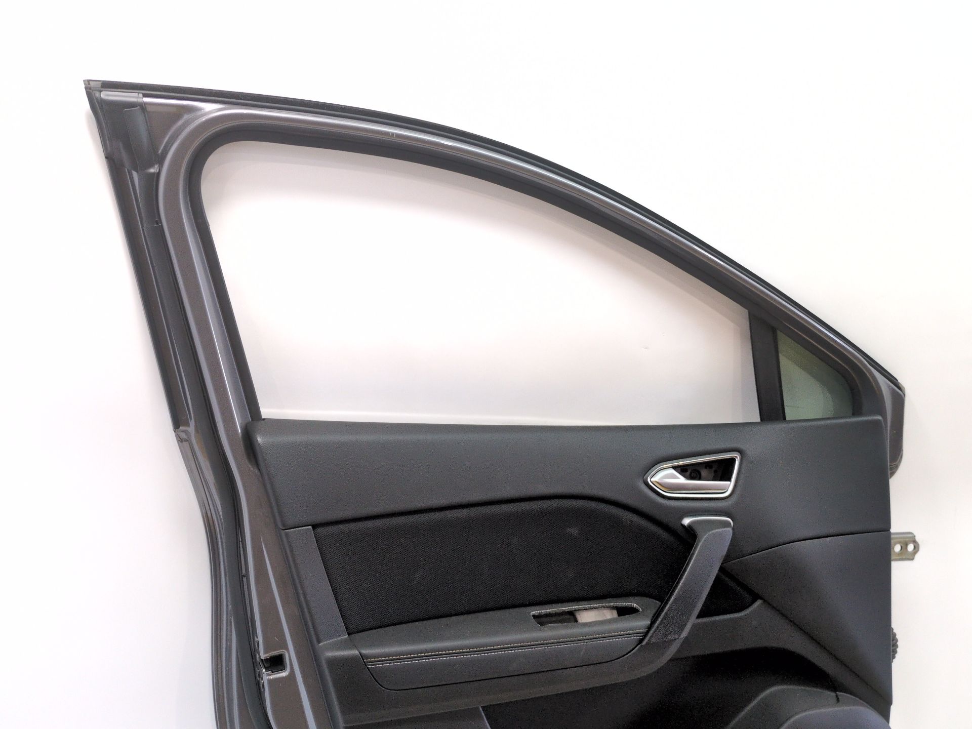 puerta_delantera_izquierda_801018321r_gris_cassiopee_tpkng_renault_captur_ii_hf_lpg_hfmt