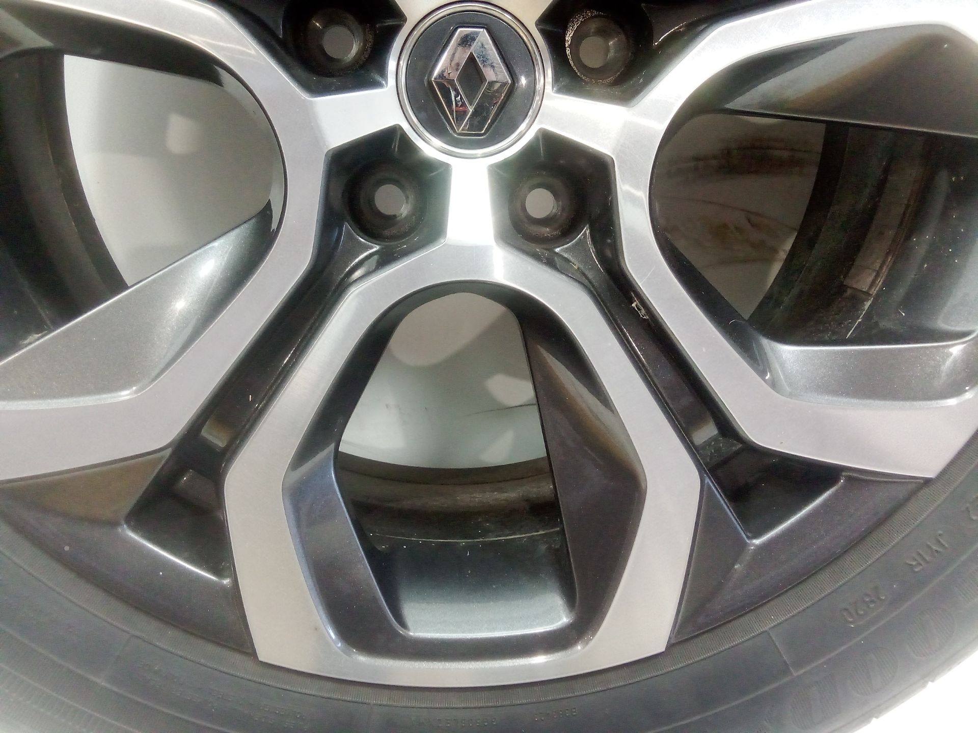 llanta_aluminio_403002643r_alsi7mg_215_55r18h_renault_captur_ii_hf_lpg_hfmt