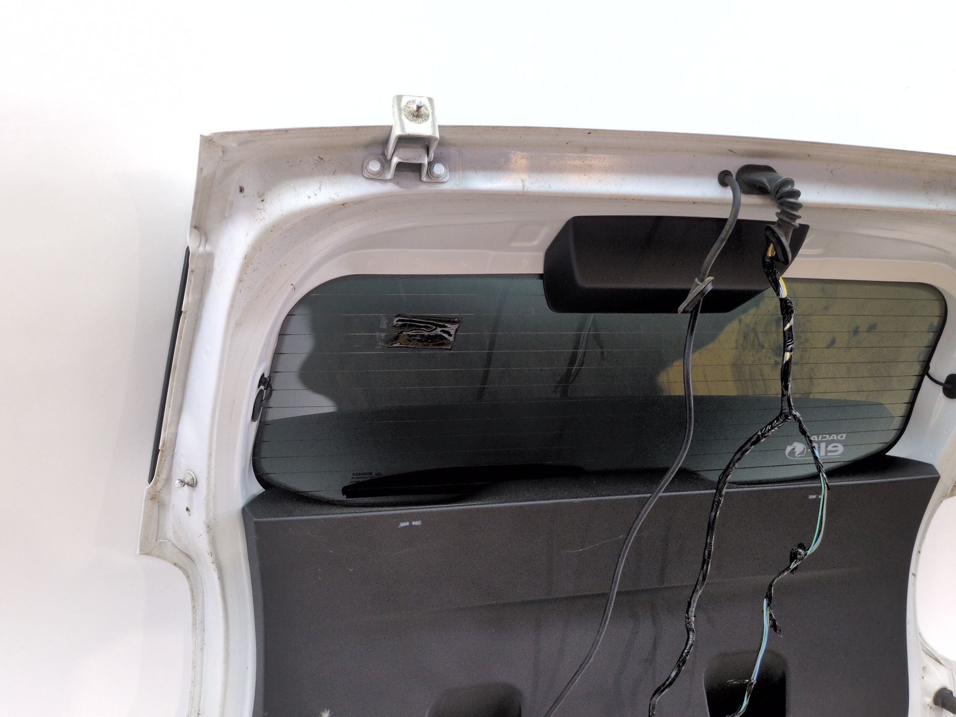 porton_trasero_901004742r_ice_white_bc_ov369_dacia_duster_hm_1_5_dci_115_hmad