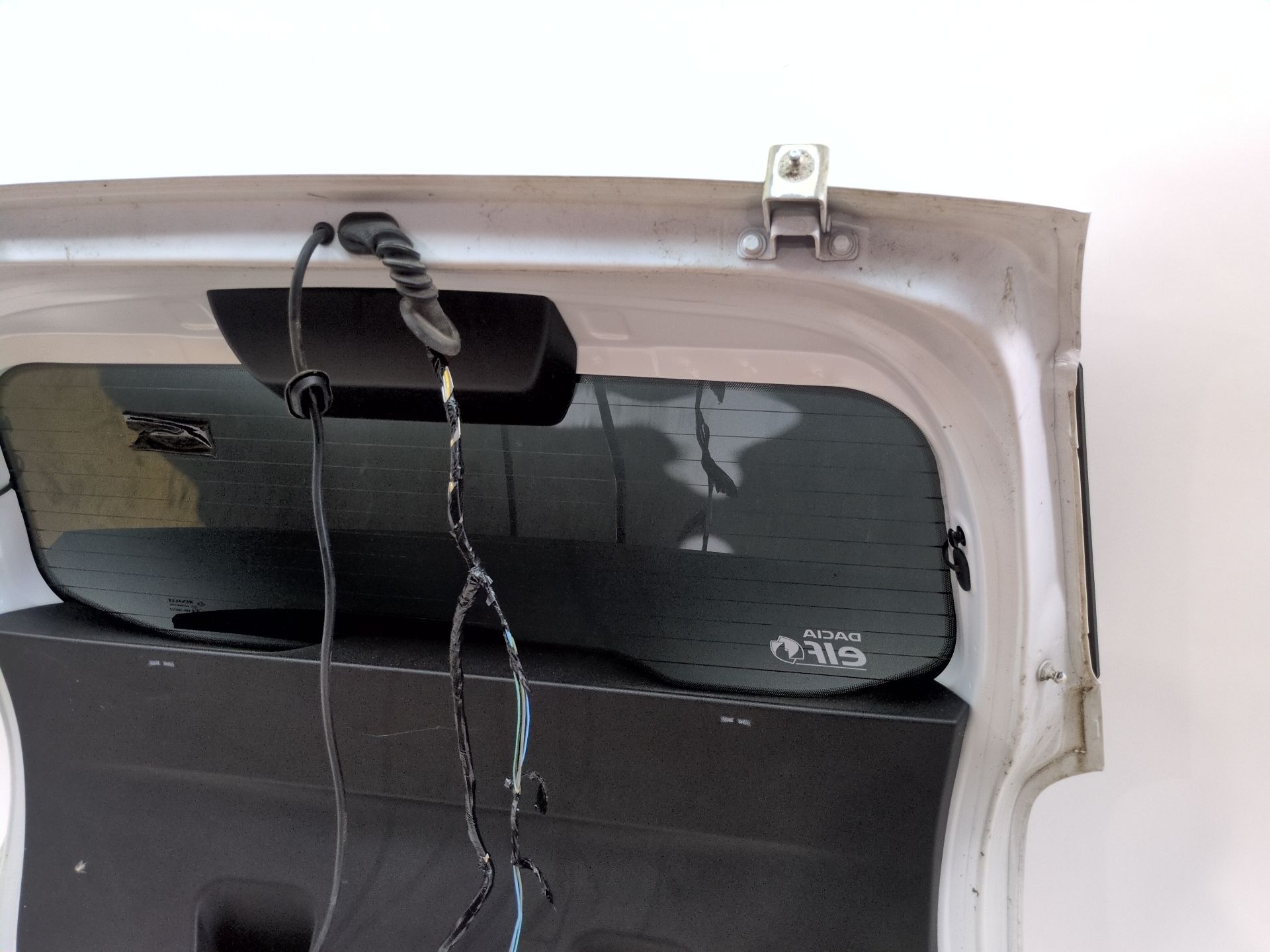 porton_trasero_901004742r_ice_white_bc_ov369_dacia_duster_hm_1_5_dci_115_hmad