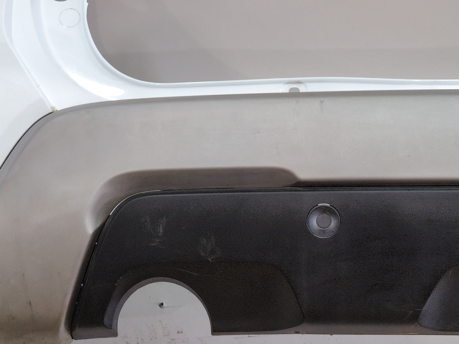 paragolpes_trasero_850101569s_ice_white_bc_ov369_dacia_duster_hm_1_5_dci_115_hmad