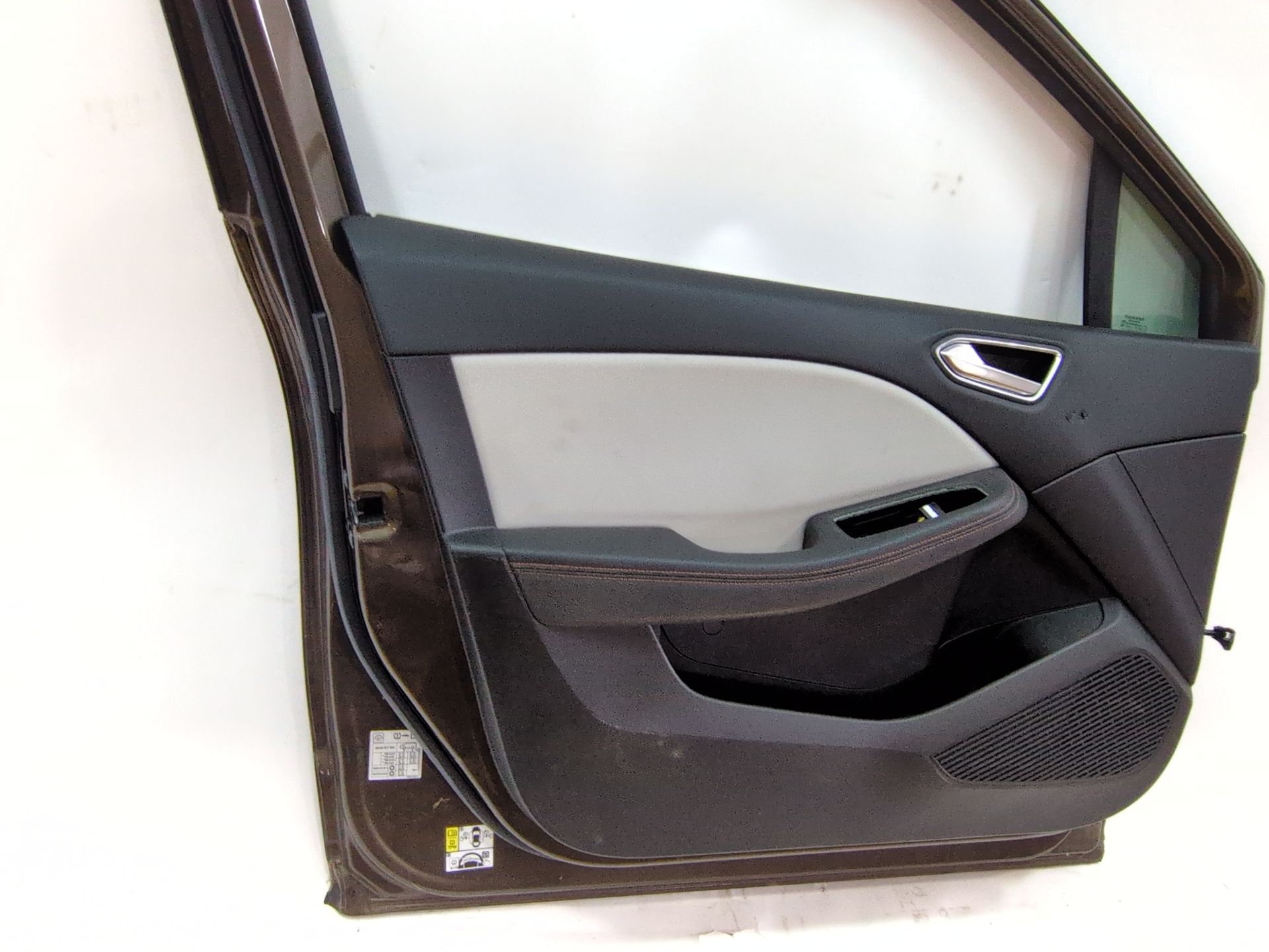 puerta_delantera_izquierda_801016156r_browm_vison_tecnm_renault_clio_v_b7_1_3_tce_130_b7mf