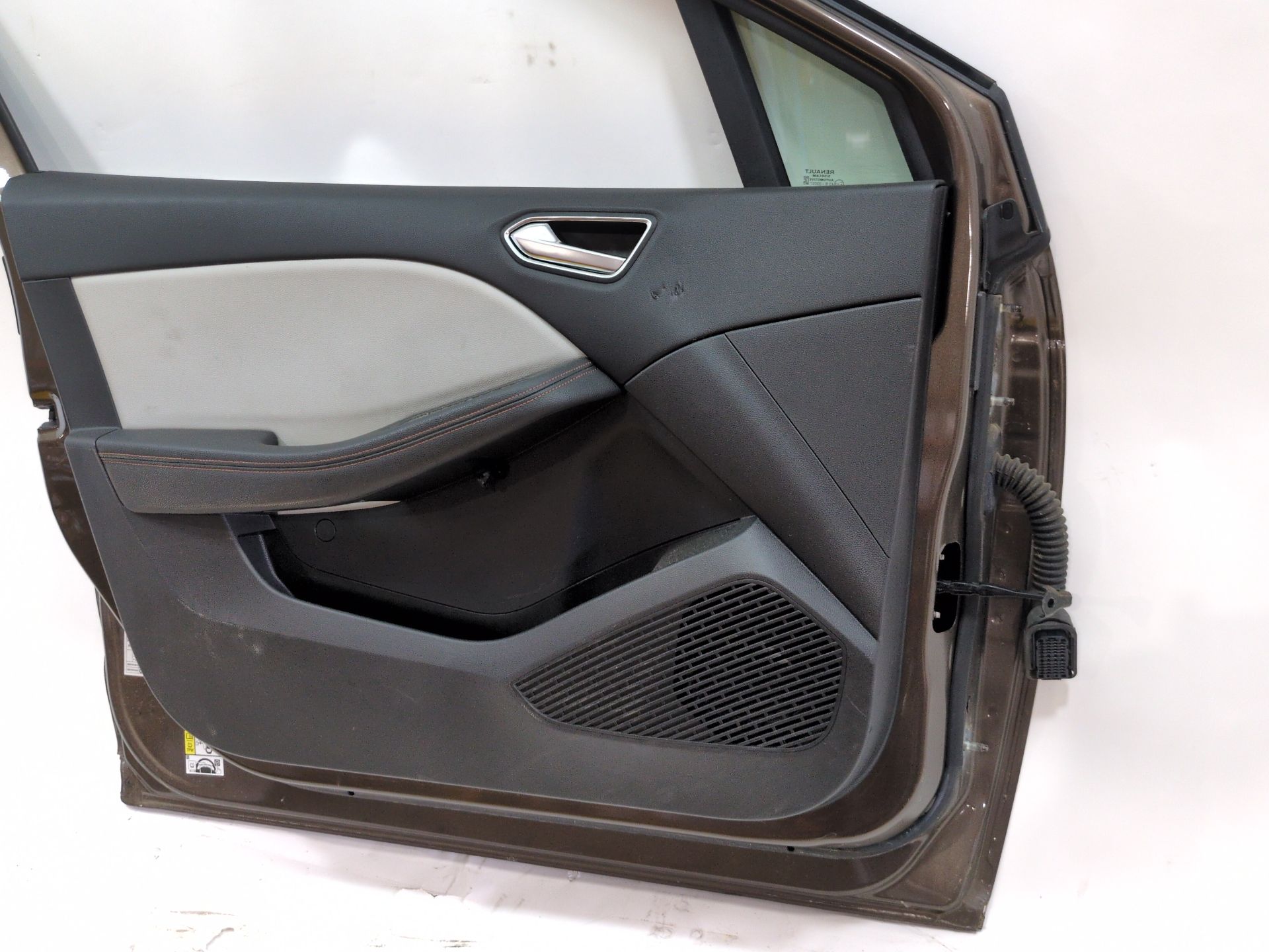 puerta_delantera_izquierda_801016156r_browm_vison_tecnm_renault_clio_v_b7_1_3_tce_130_b7mf