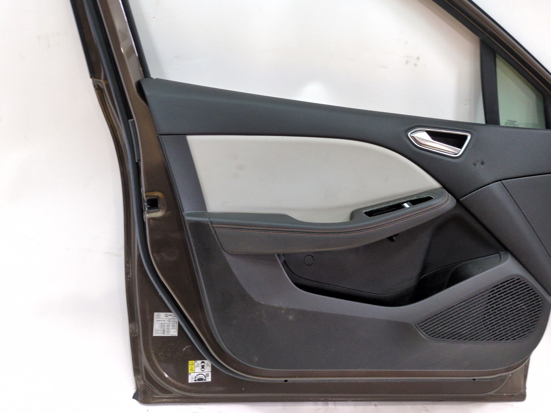 puerta_delantera_izquierda_801016156r_browm_vison_tecnm_renault_clio_v_b7_1_3_tce_130_b7mf