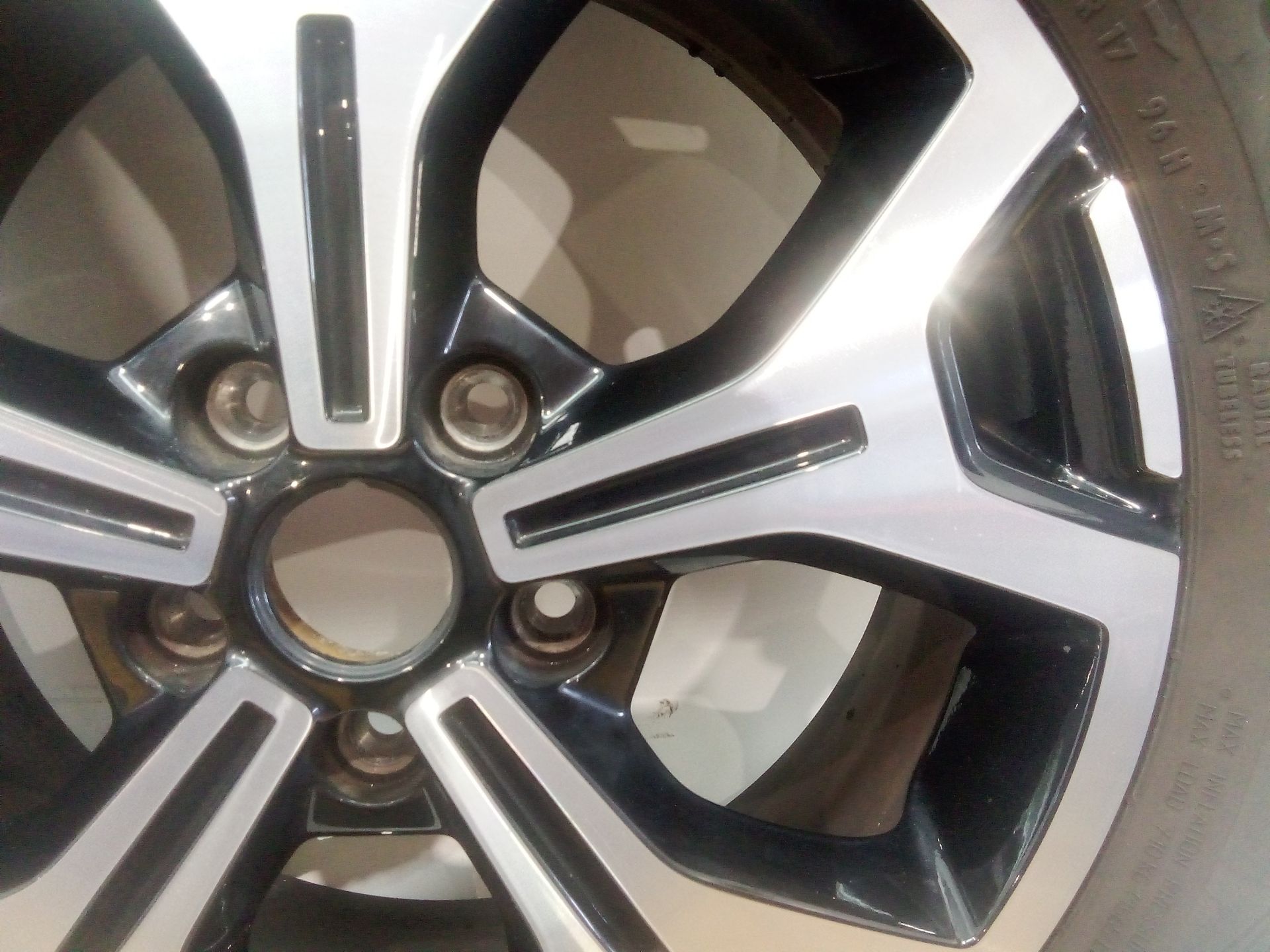 llanta_aluminio_403006285r_6_5jx17ch5_50_215_60r17h_renault_captur_ii_hf_e_tech_160