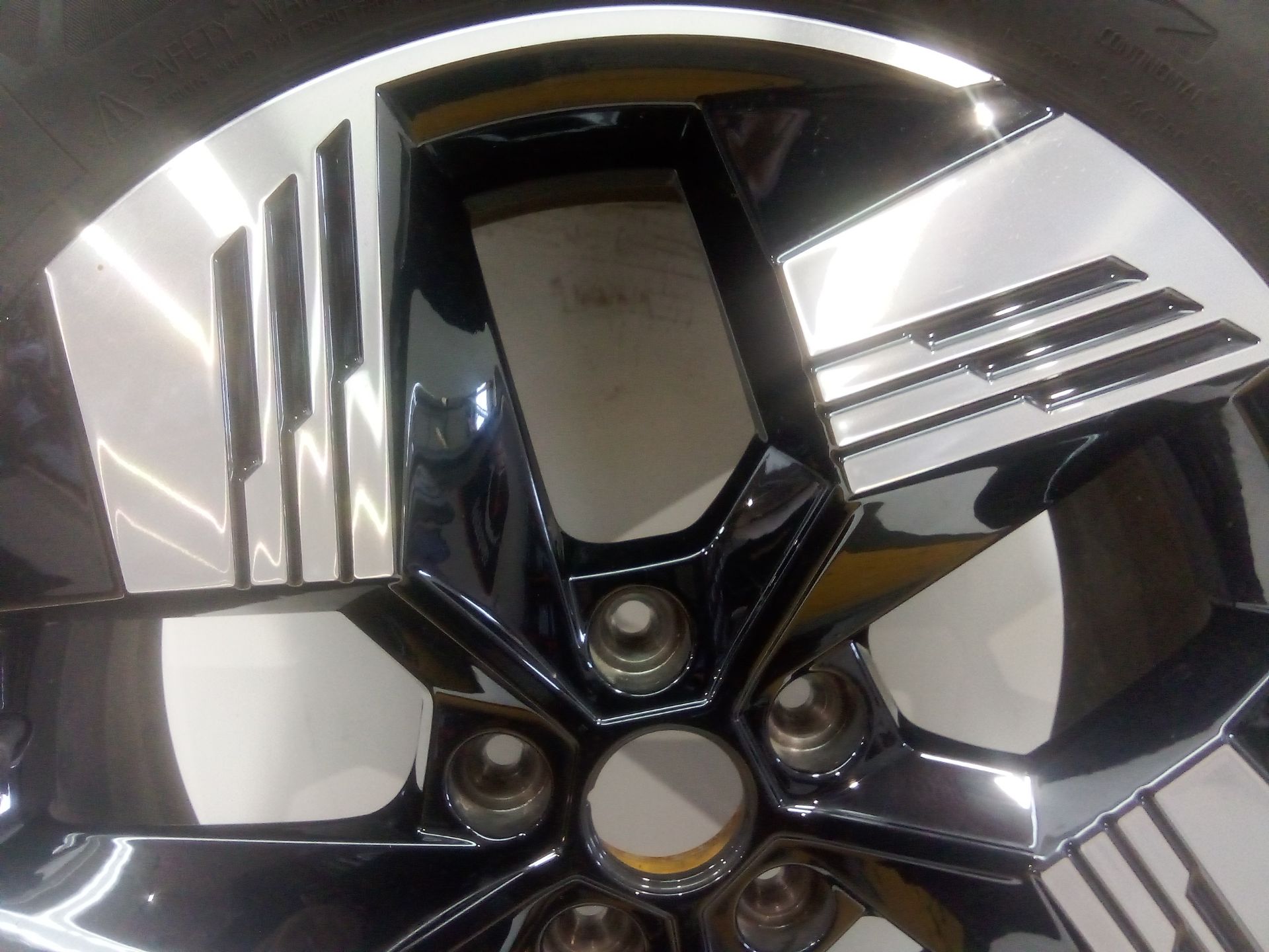 llanta_aluminio_403003208r_rs0107_215_55r18h_renault_captur_ii_hf_tce_140_hfn0