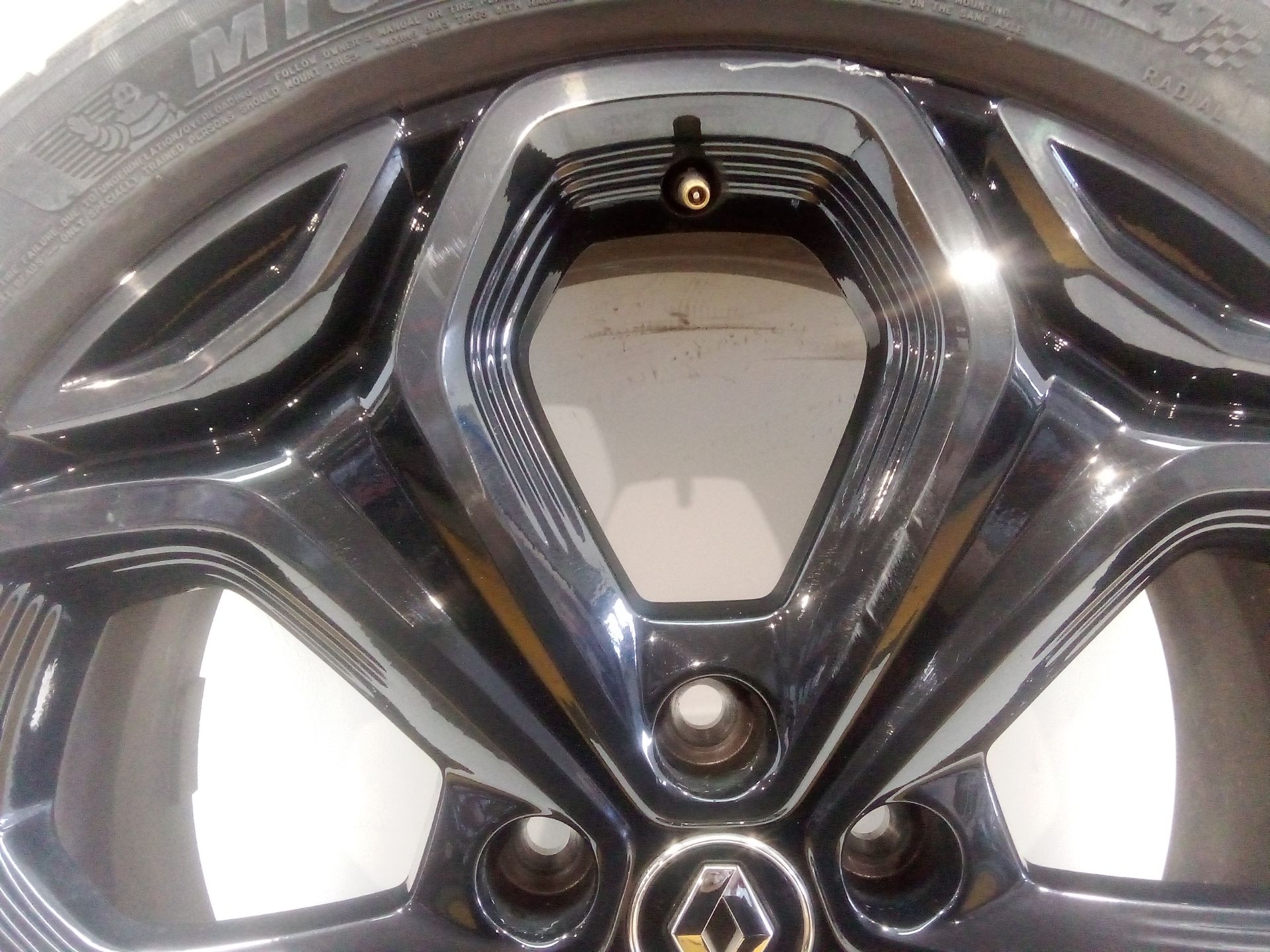 llanta_aluminio_403005301r_rs0046_225_45zr1996w_renault_kadjar_ha_hl_1_3_tce_140