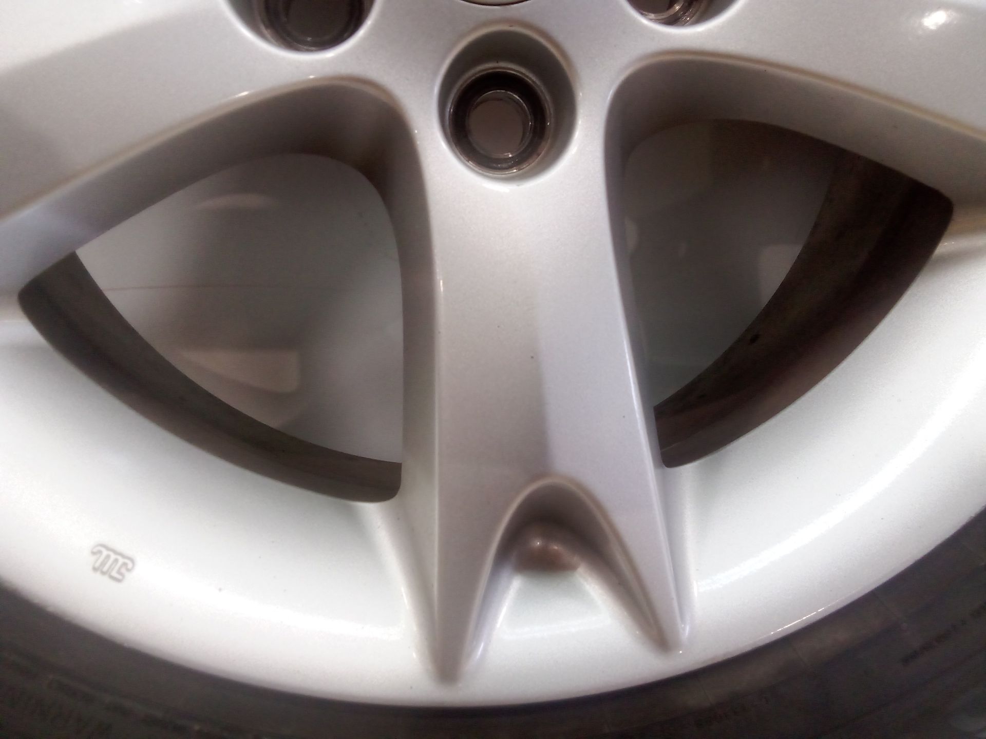 llanta_aluminio_j17x7j46_215_55r1798y_mitsubishi_grandis_na_w_2_0_di_d_na8w