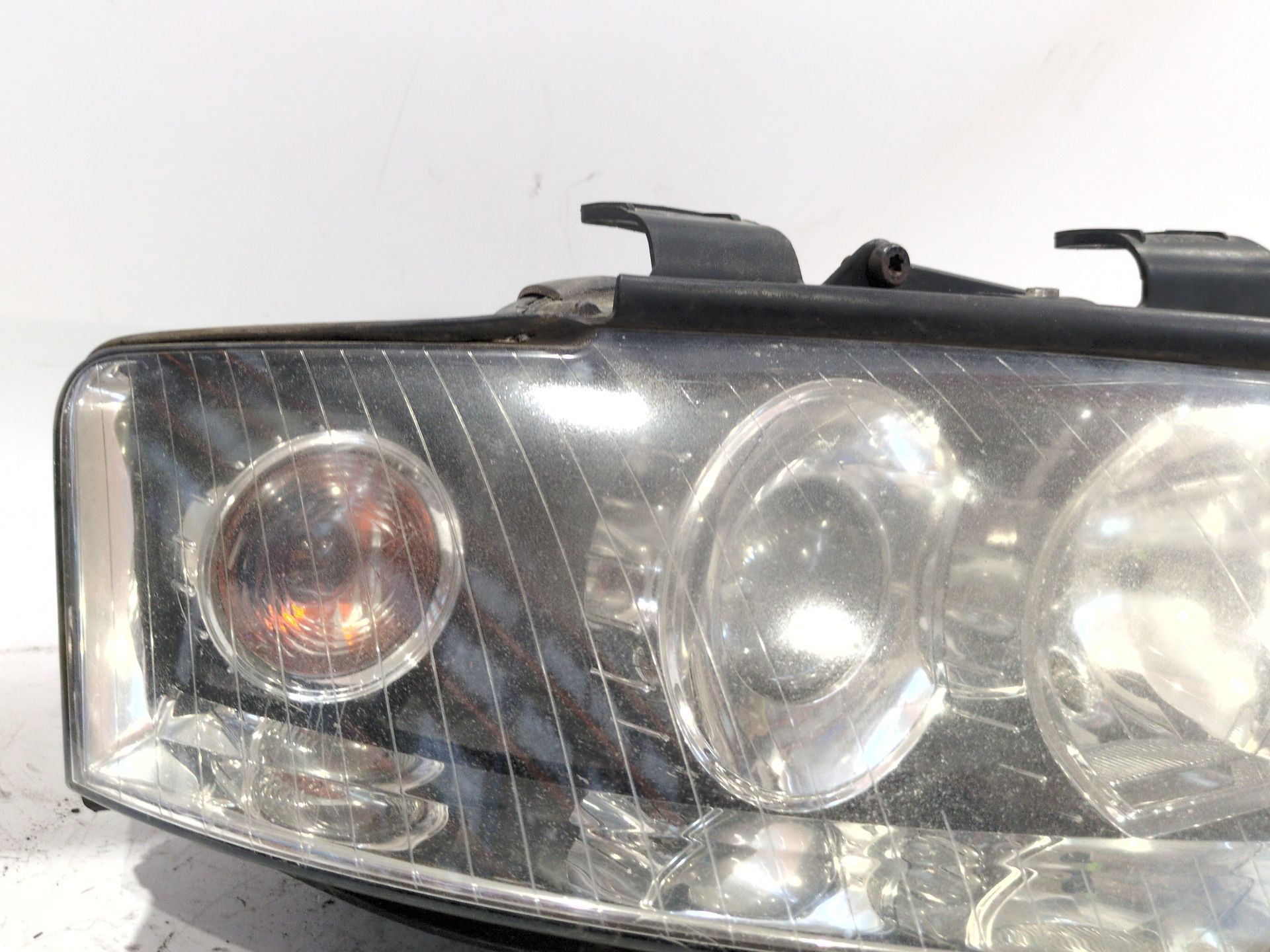 faro_derecho_xenon_8e0941004s_audi_a4_b6_avant_8e5_2_5_tdi