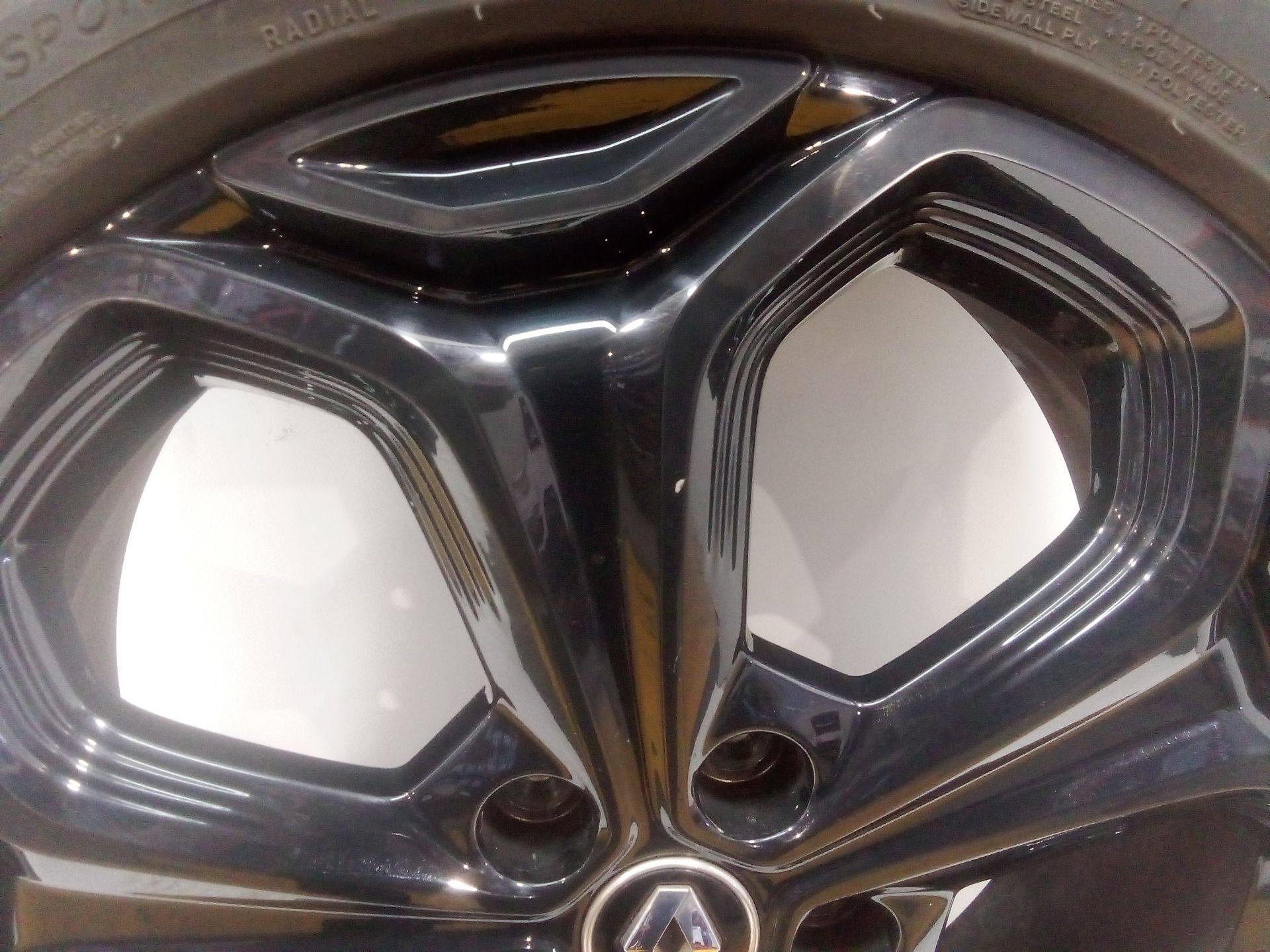 llanta_aluminio_403005301r_rs0046_225_45zr1996w_renault_kadjar_ha_hl_1_3_tce_140