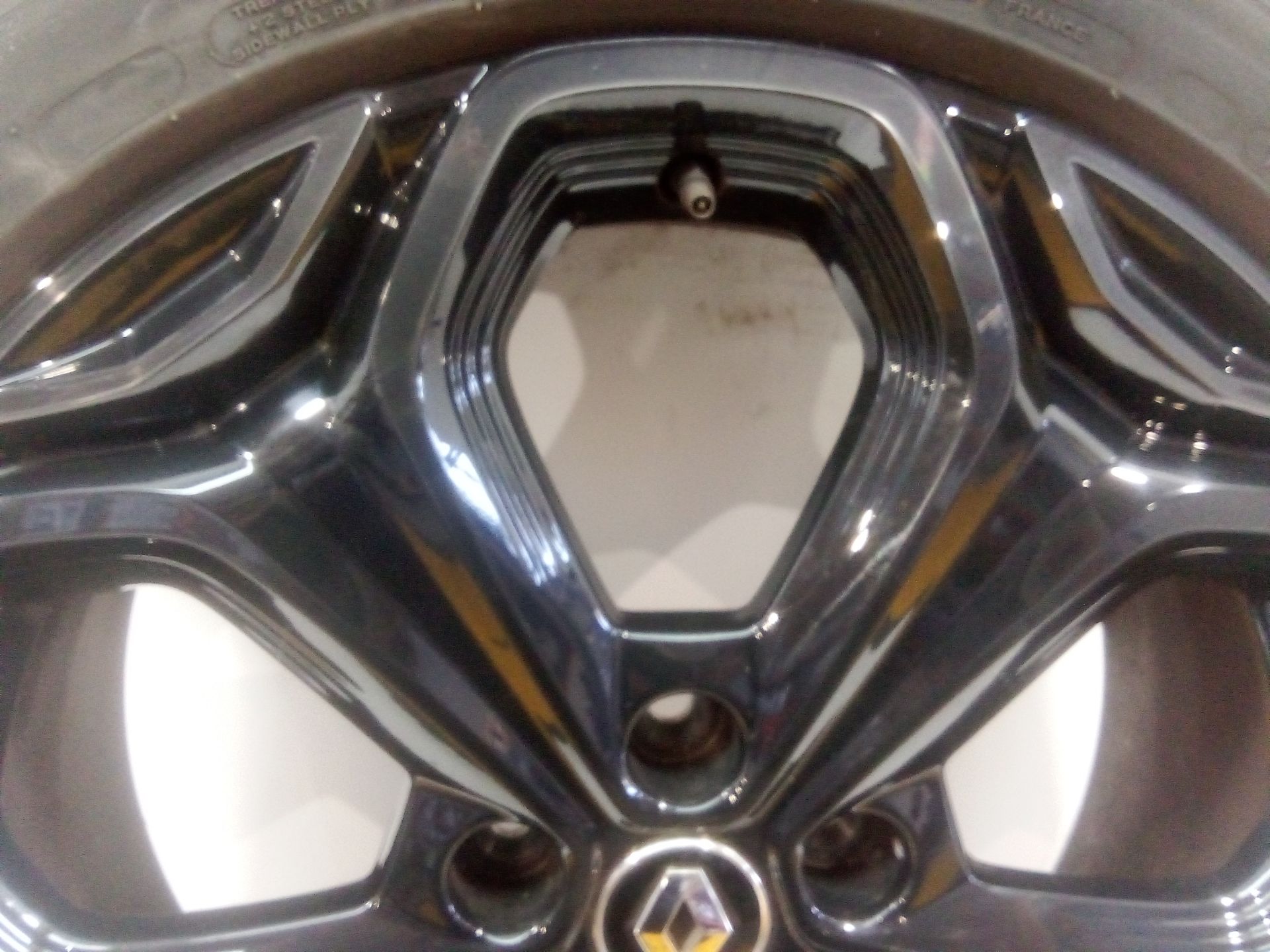 llanta_aluminio_403005301r_rs0046_225_45zr1996w_renault_kadjar_ha_hl_1_3_tce_140